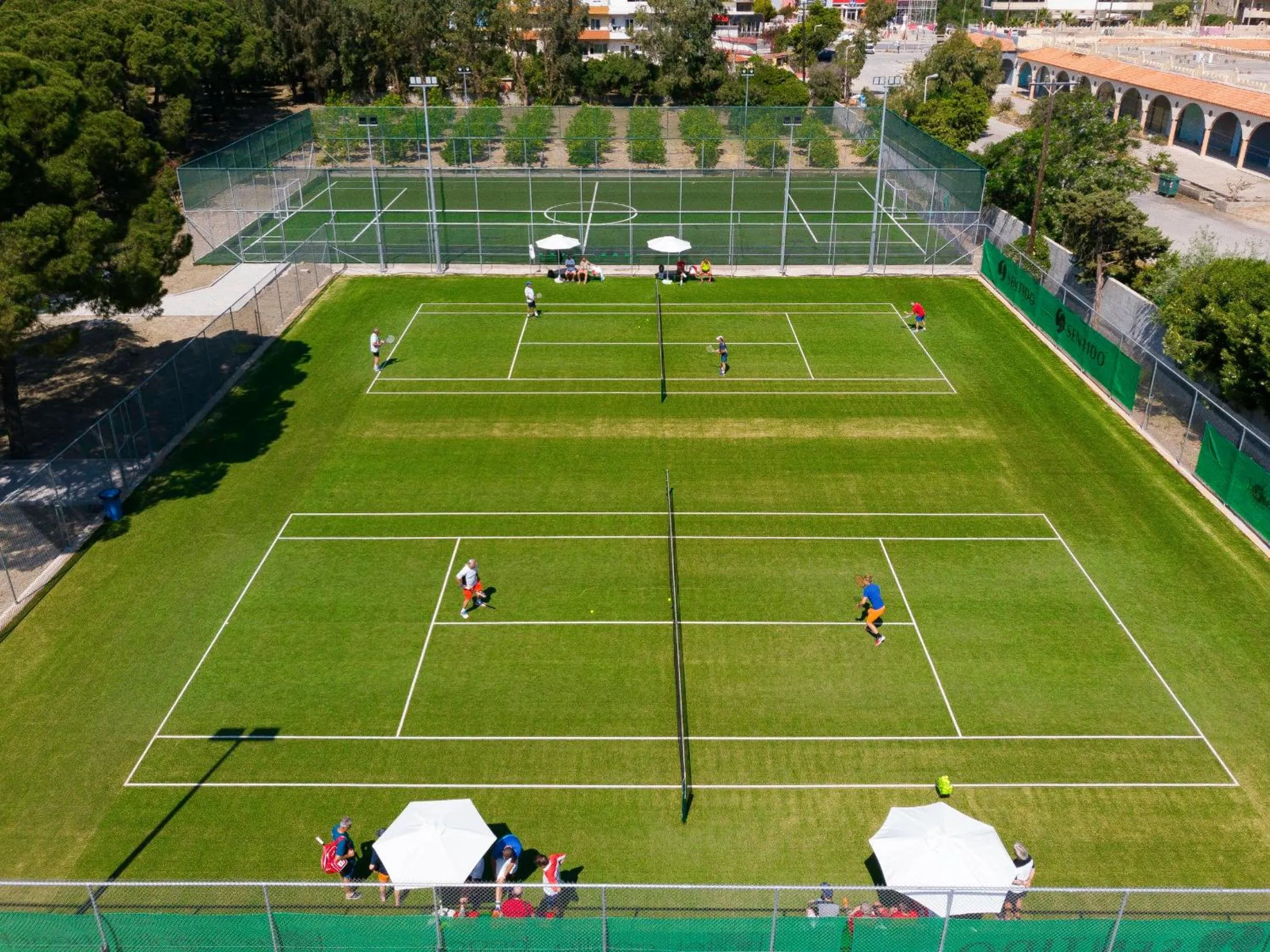 Tennis court in Apollo Beach
