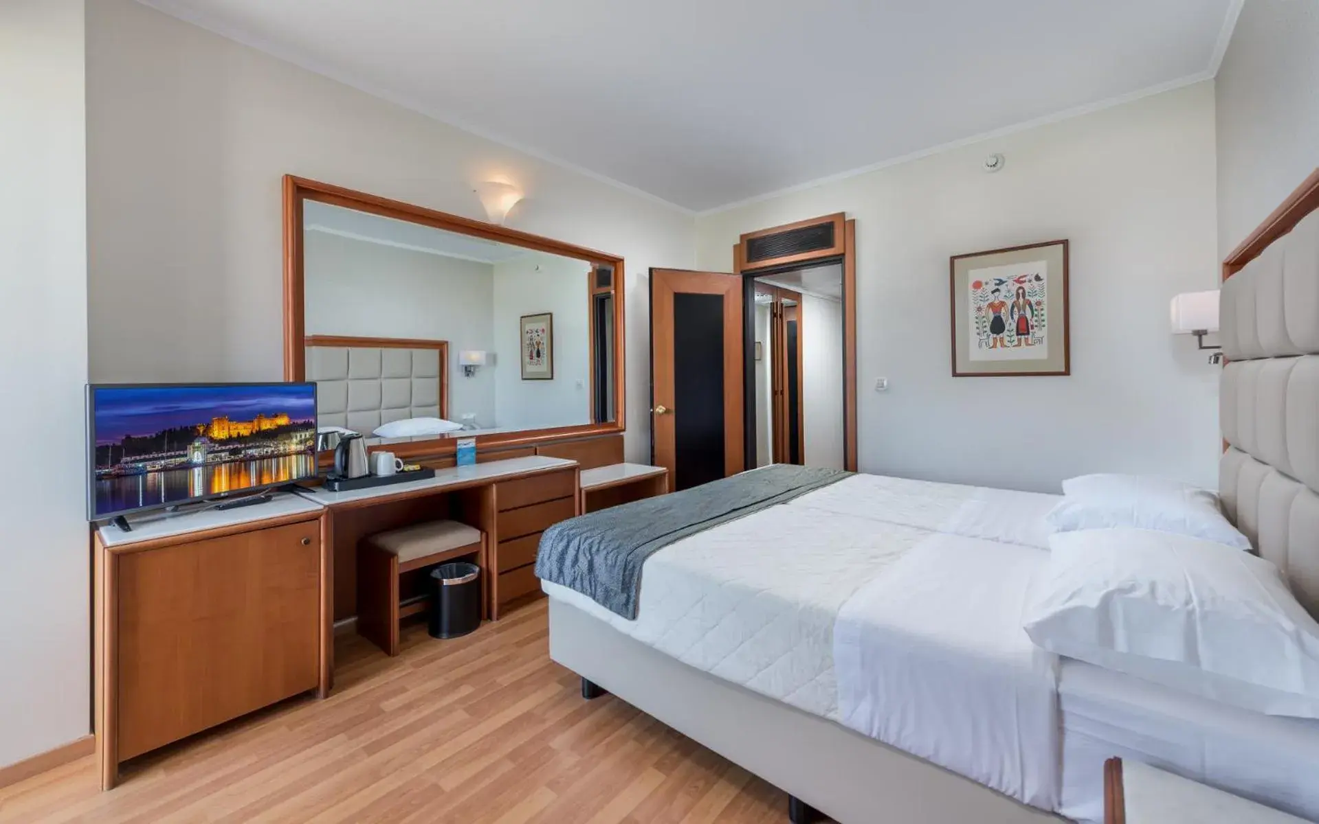 Coffee/tea facilities, Bed in Apollo Beach Coffee/tea facilities, Bed in Apollo Beach