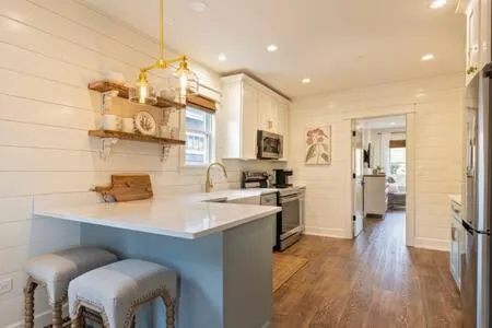 Downtown Luxury Farmhouse Apartment #1