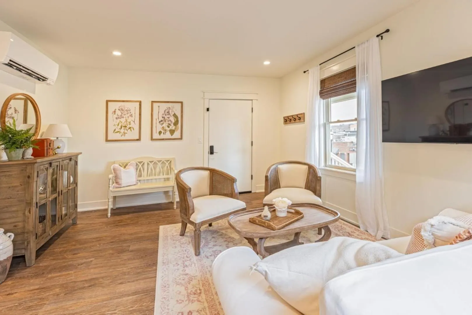 Bed in Downtown Luxury Farmhouse Apartment #1