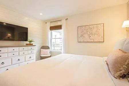 Bed in Downtown Luxury Farmhouse Apartment #1