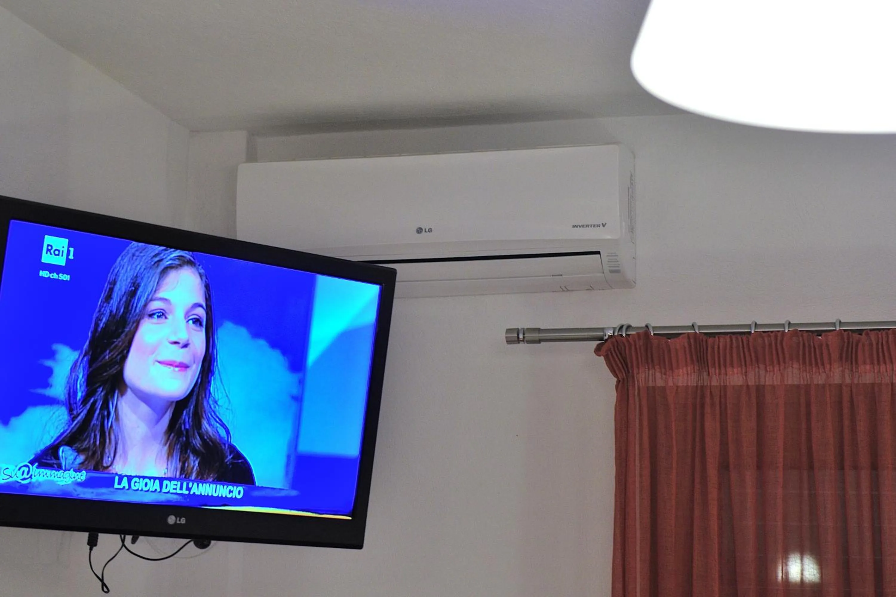 TV and multimedia in Eye Q Resort Seaview