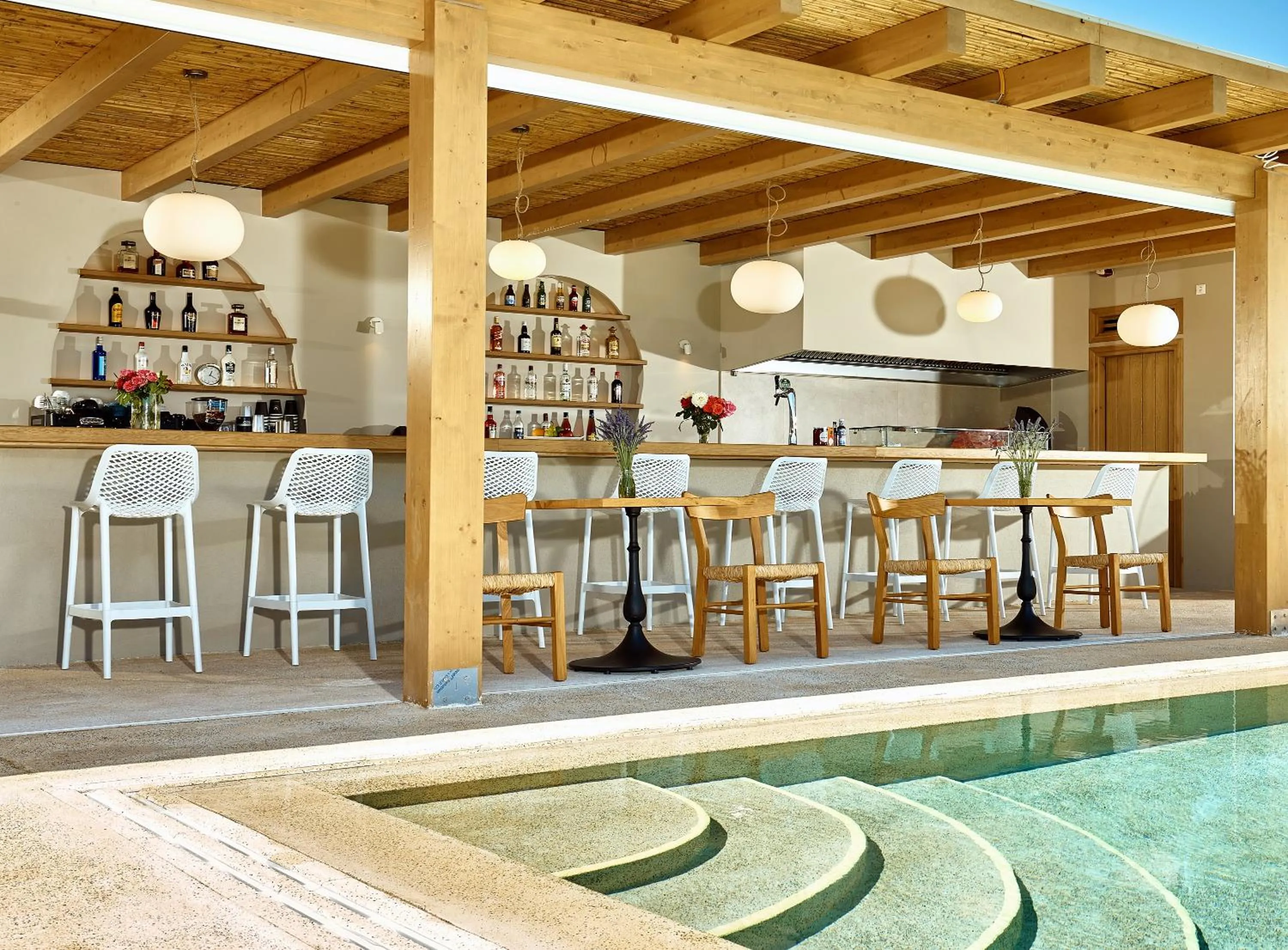 Restaurant/places to eat in Marni Village