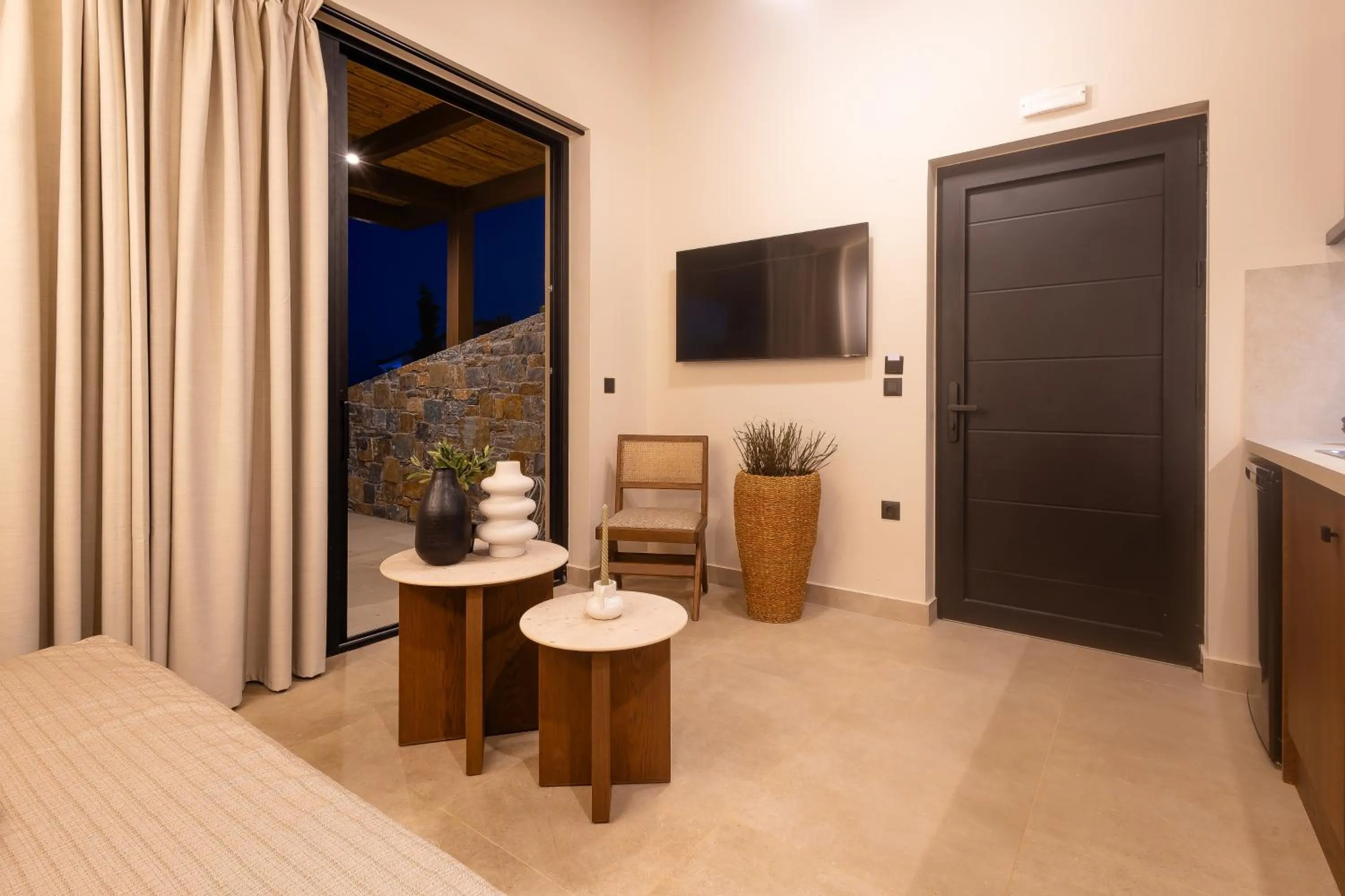 Living room, Bed in Marni Village