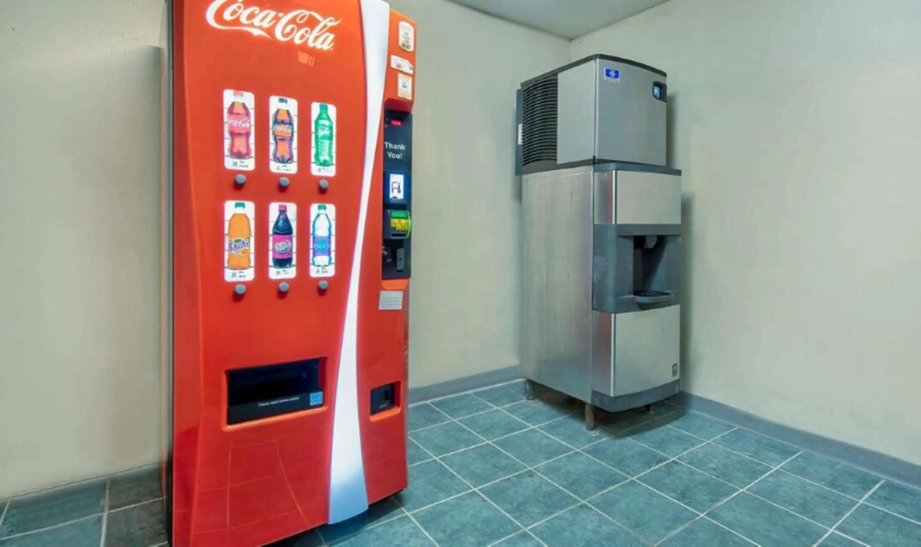 vending machine in Studio 6 Texarkana TX