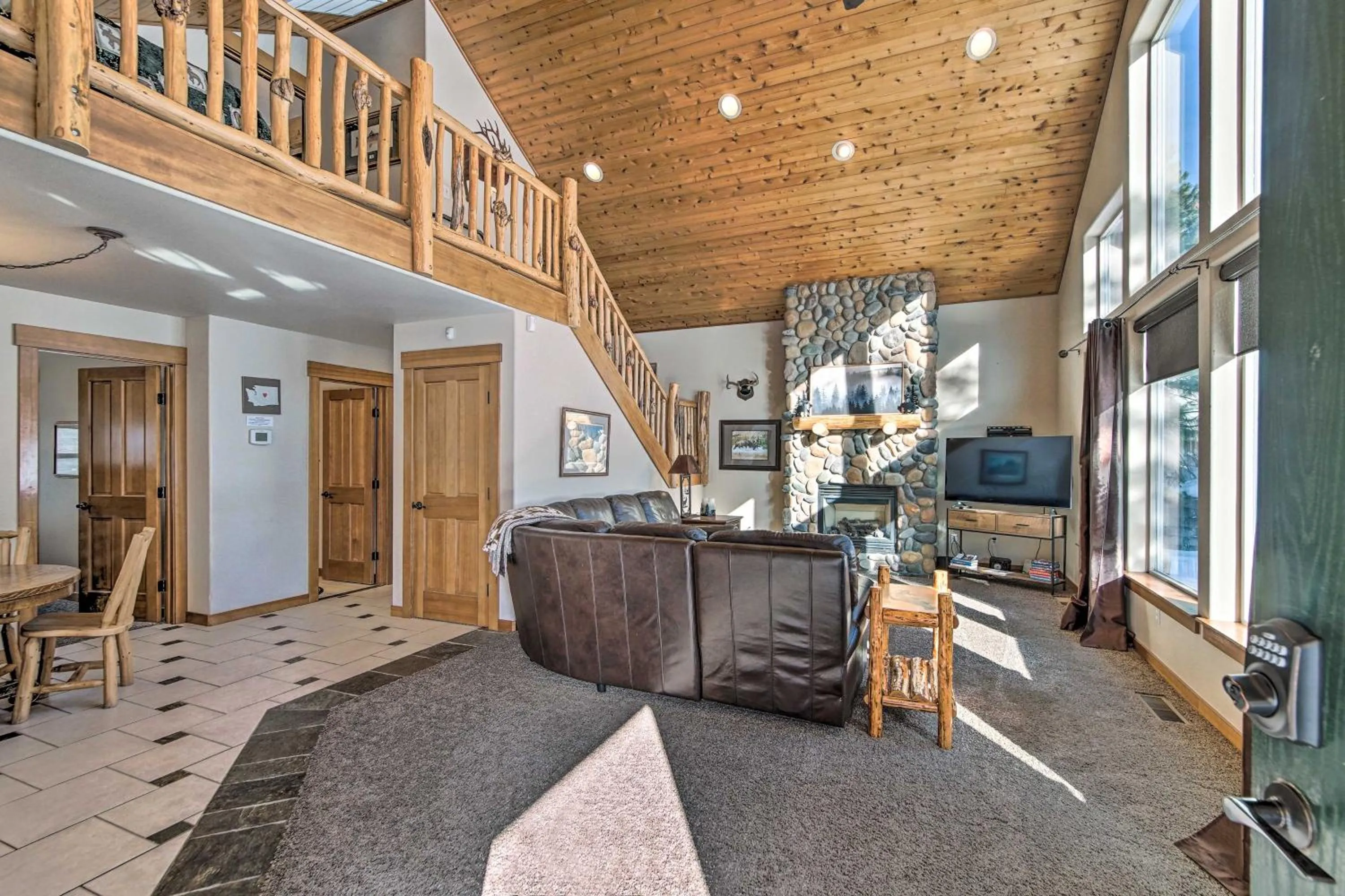Dog-Friendly Ronald Vacation Rental Cabin!
