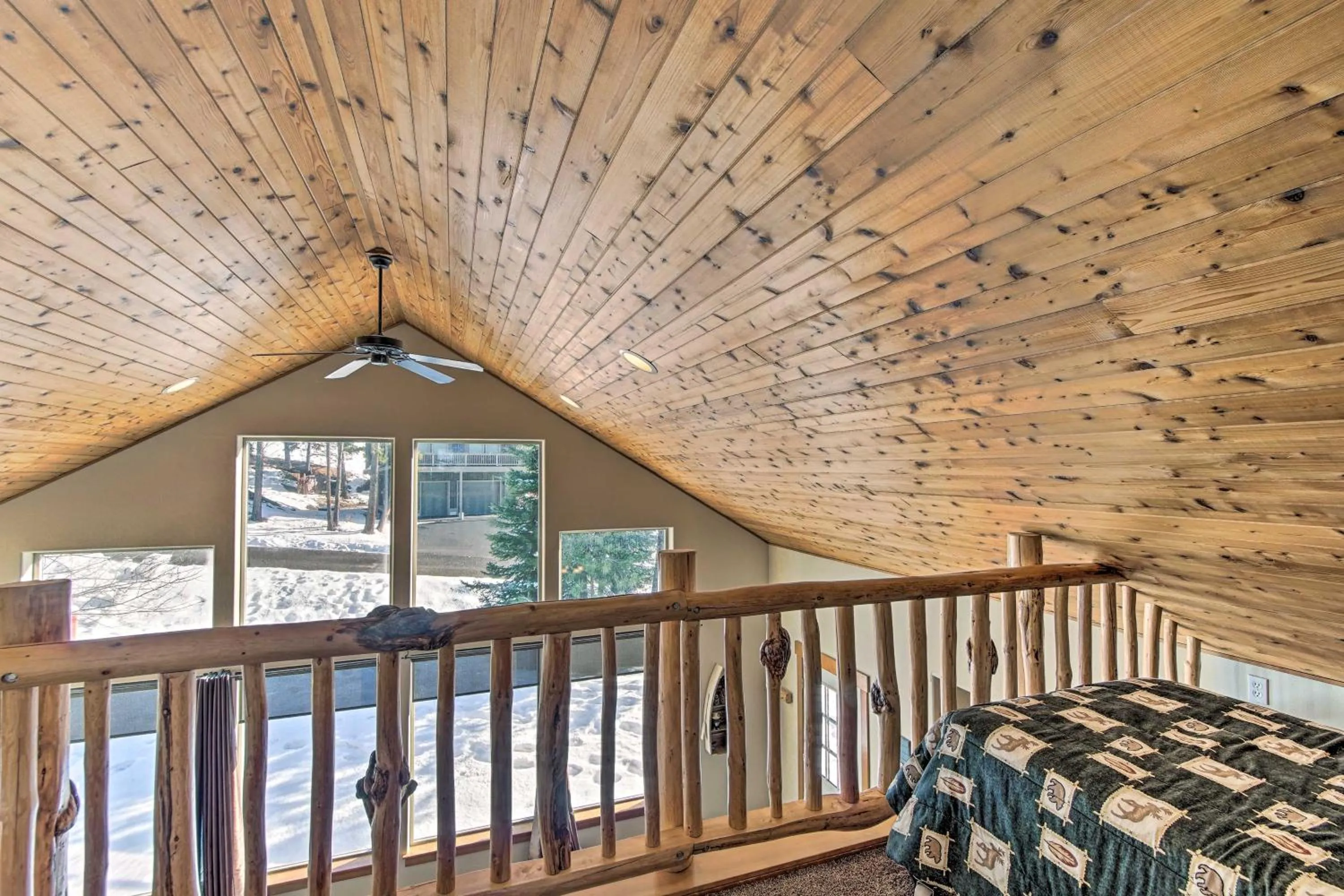 Dog-Friendly Ronald Vacation Rental Cabin!