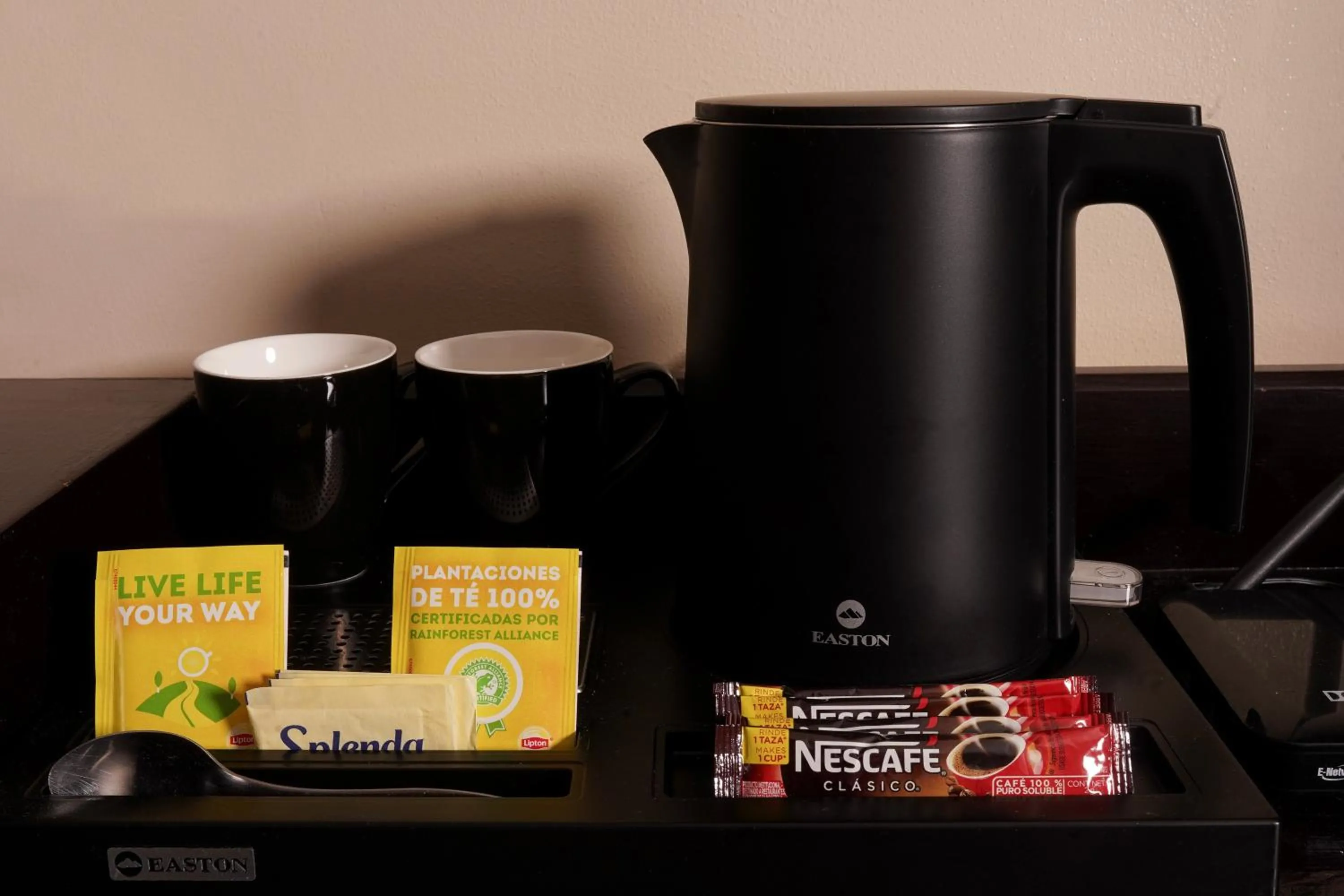 Coffee/tea facilities in Parc Rayne