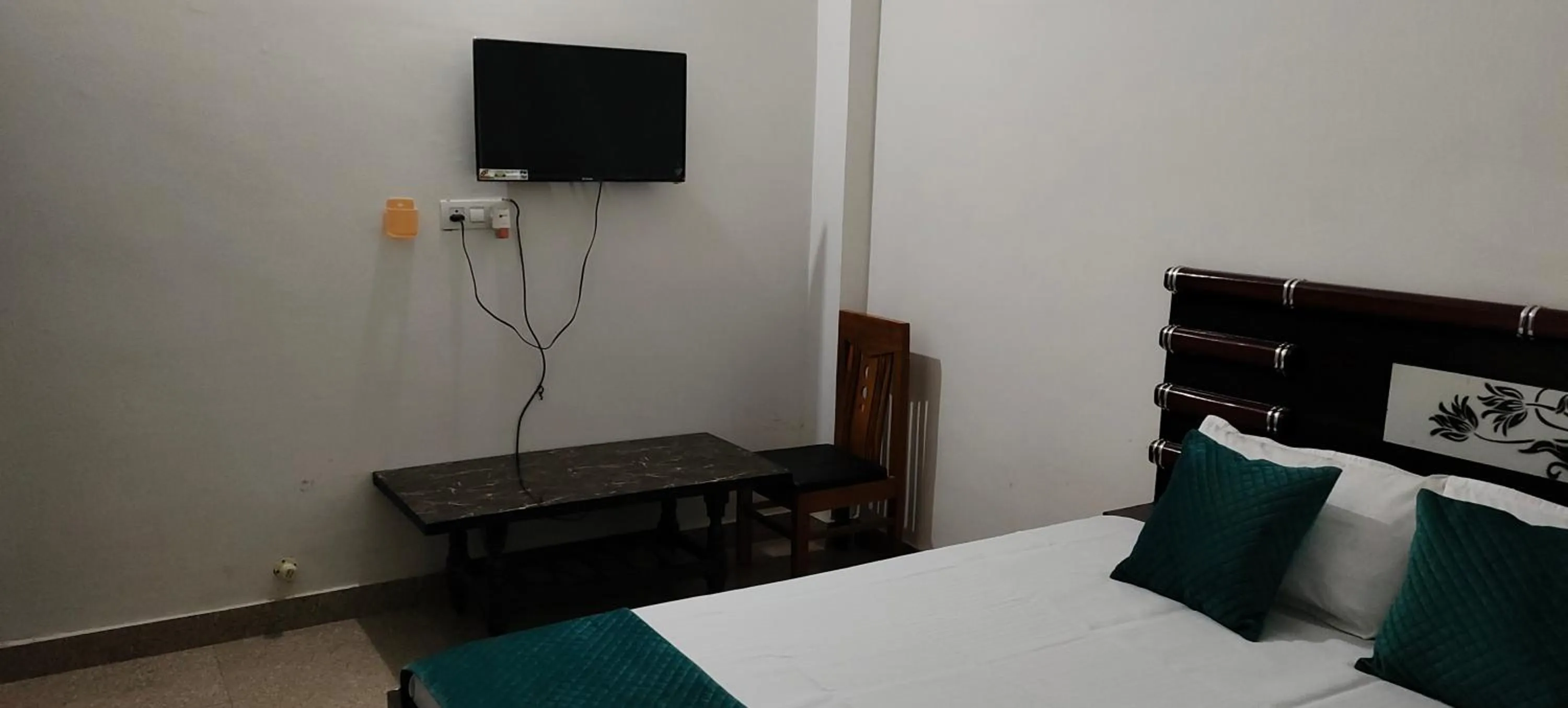 Bed in Hotel Holiday