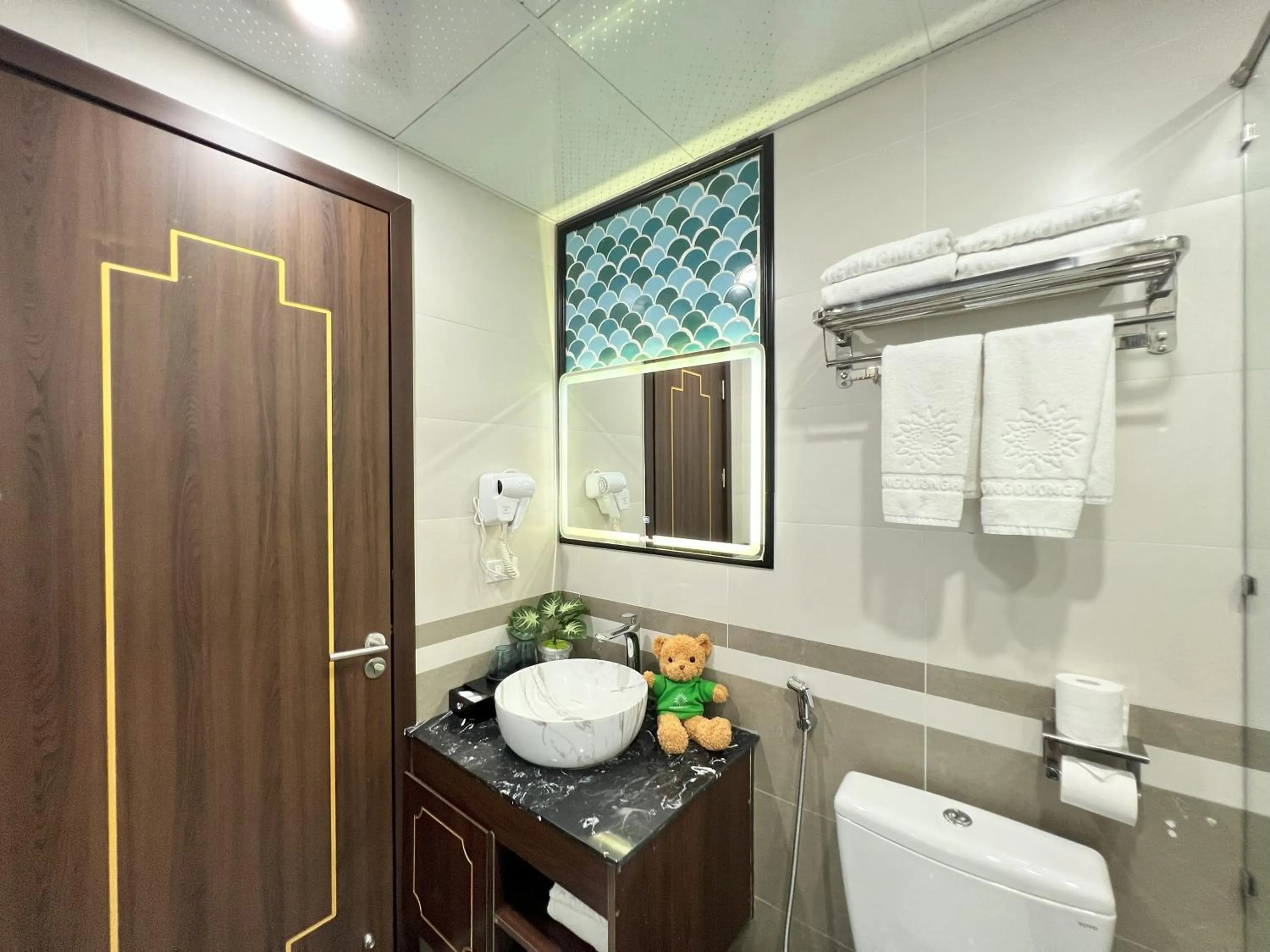 Shower in HƯỚNG DƯƠNG HOTEL THANH HOÁ