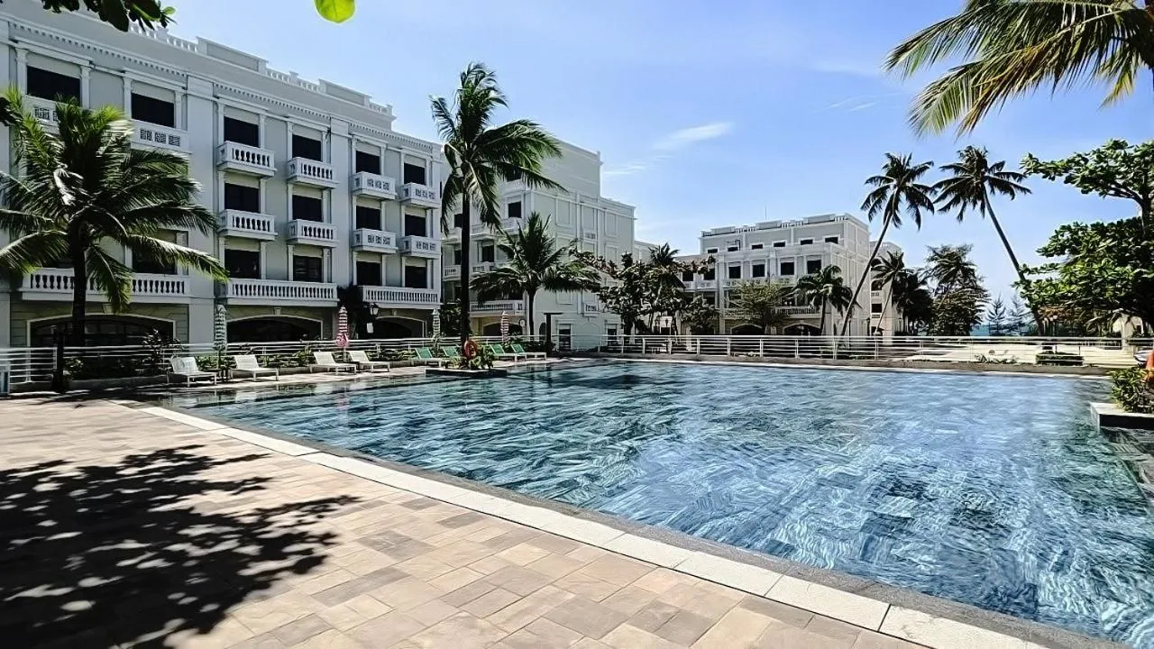 Swimming pool in Anna Beach Phú Quốc