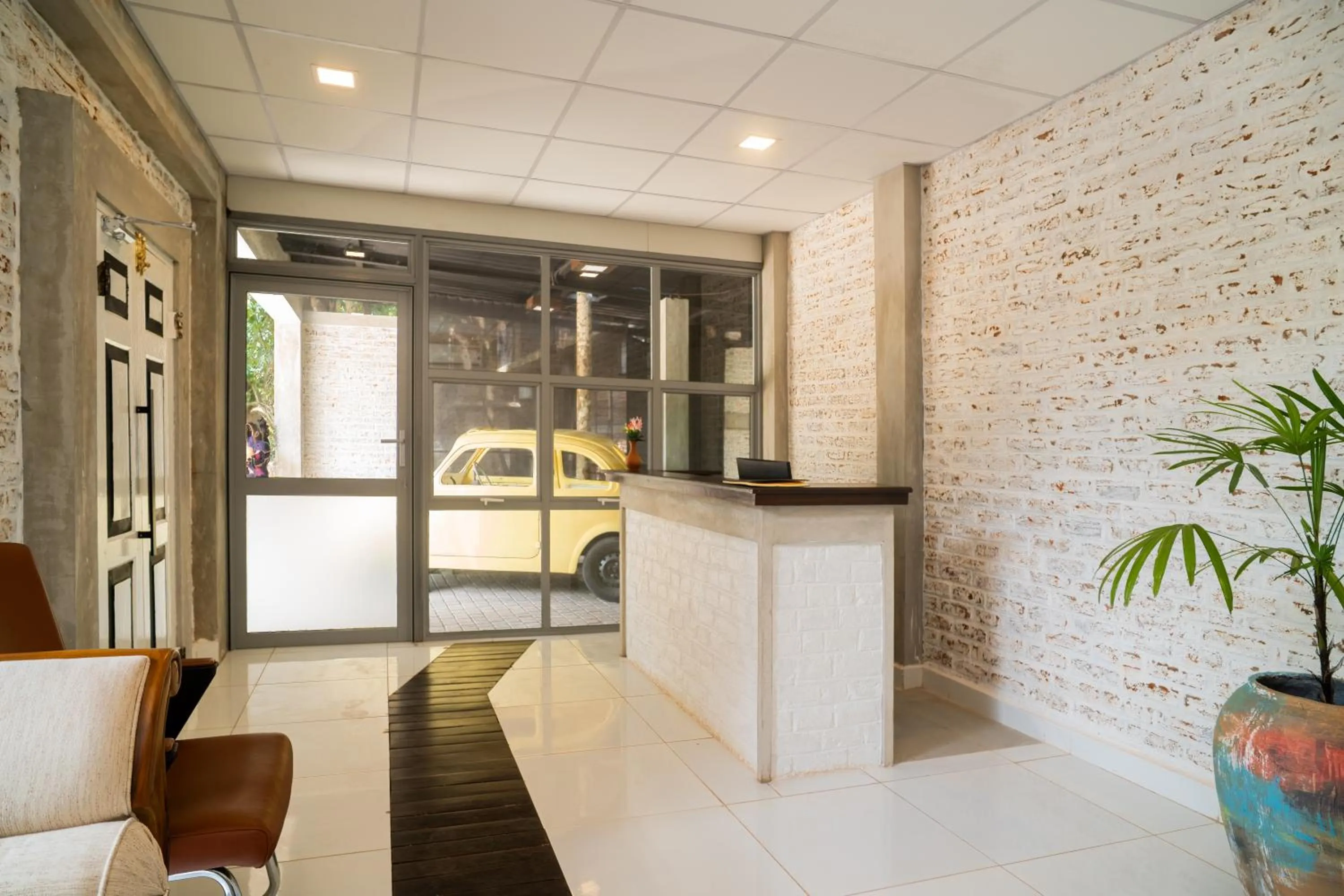 Ceylon Kingsmen Garden - Katunayake Airport Transit Hotels