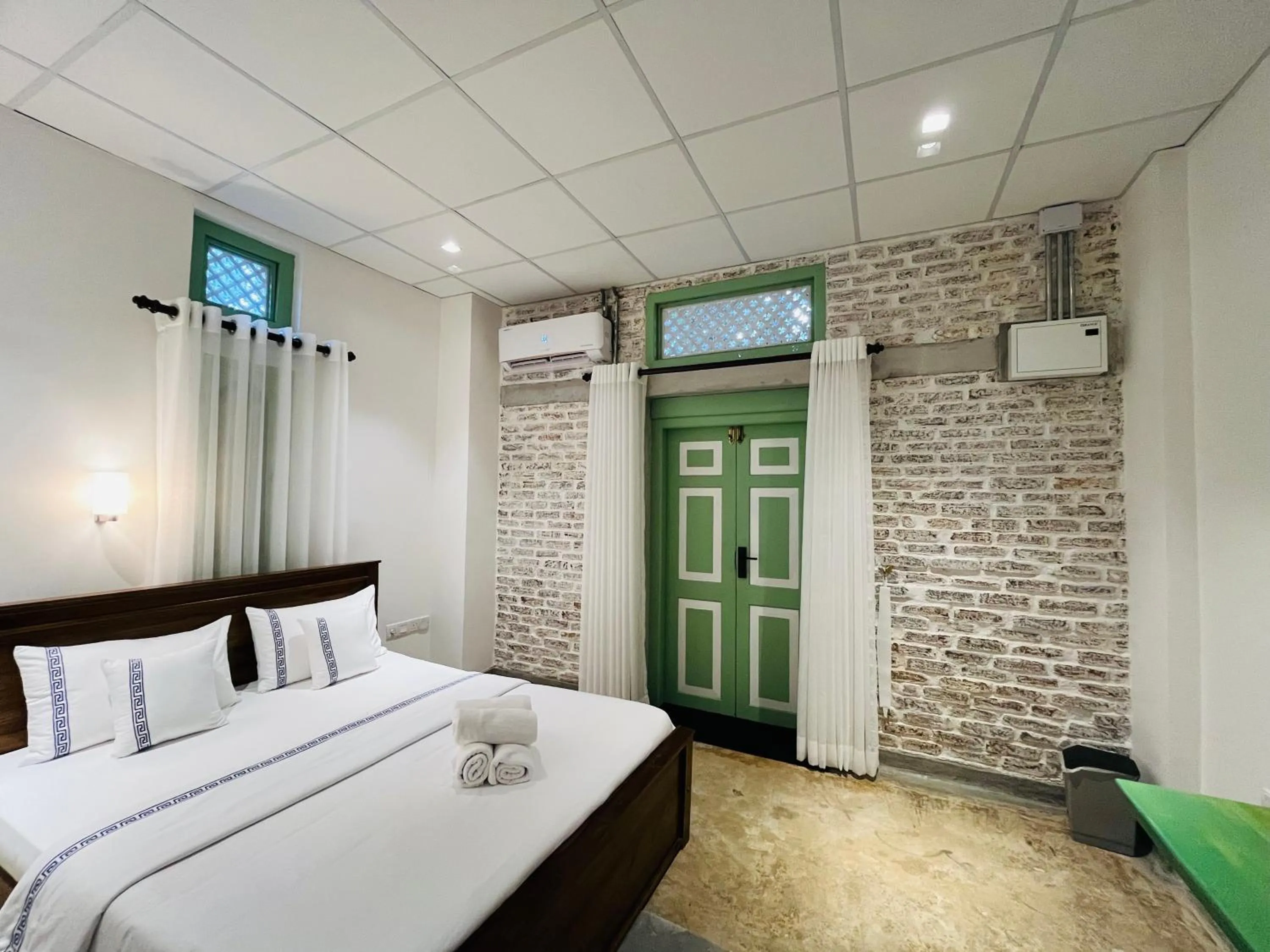 Bed in Ceylon Kingsmen Garden - Katunayake Airport Transit Hotels