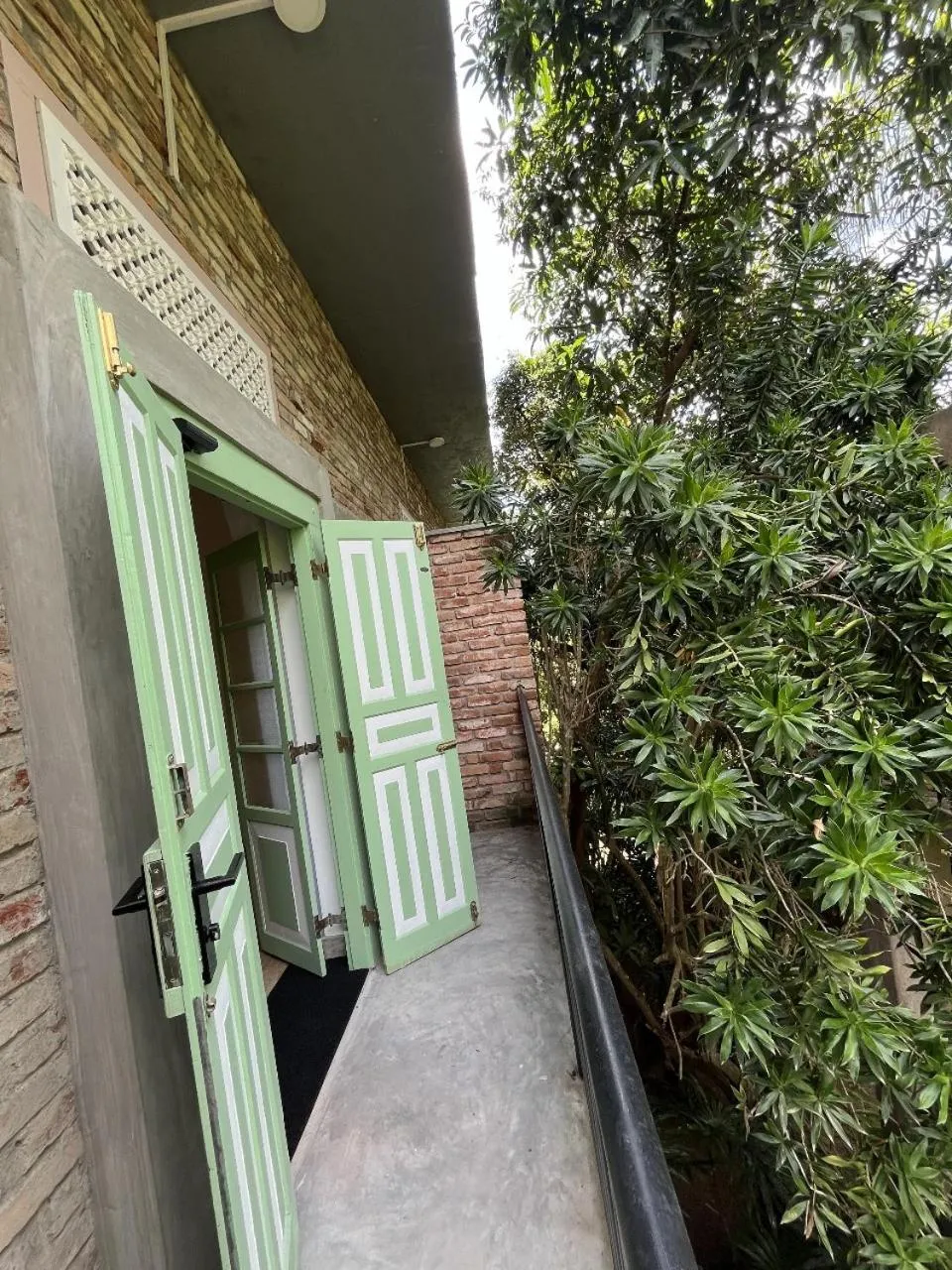 Ceylon Kingsmen Garden - Katunayake Airport Transit Hotels