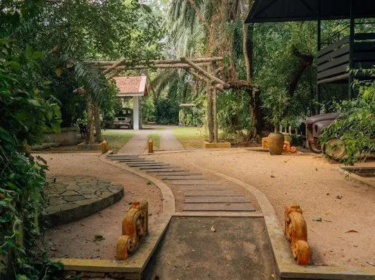 Ceylon Kingsmen Garden - Katunayake Airport Transit Hotels