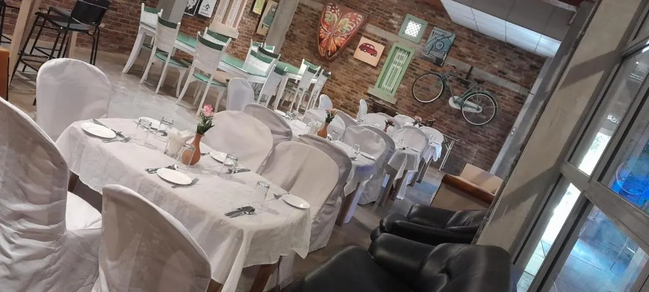 Restaurant/places to eat in Ceylon Kingsmen Garden - Katunayake Airport Transit Hotels