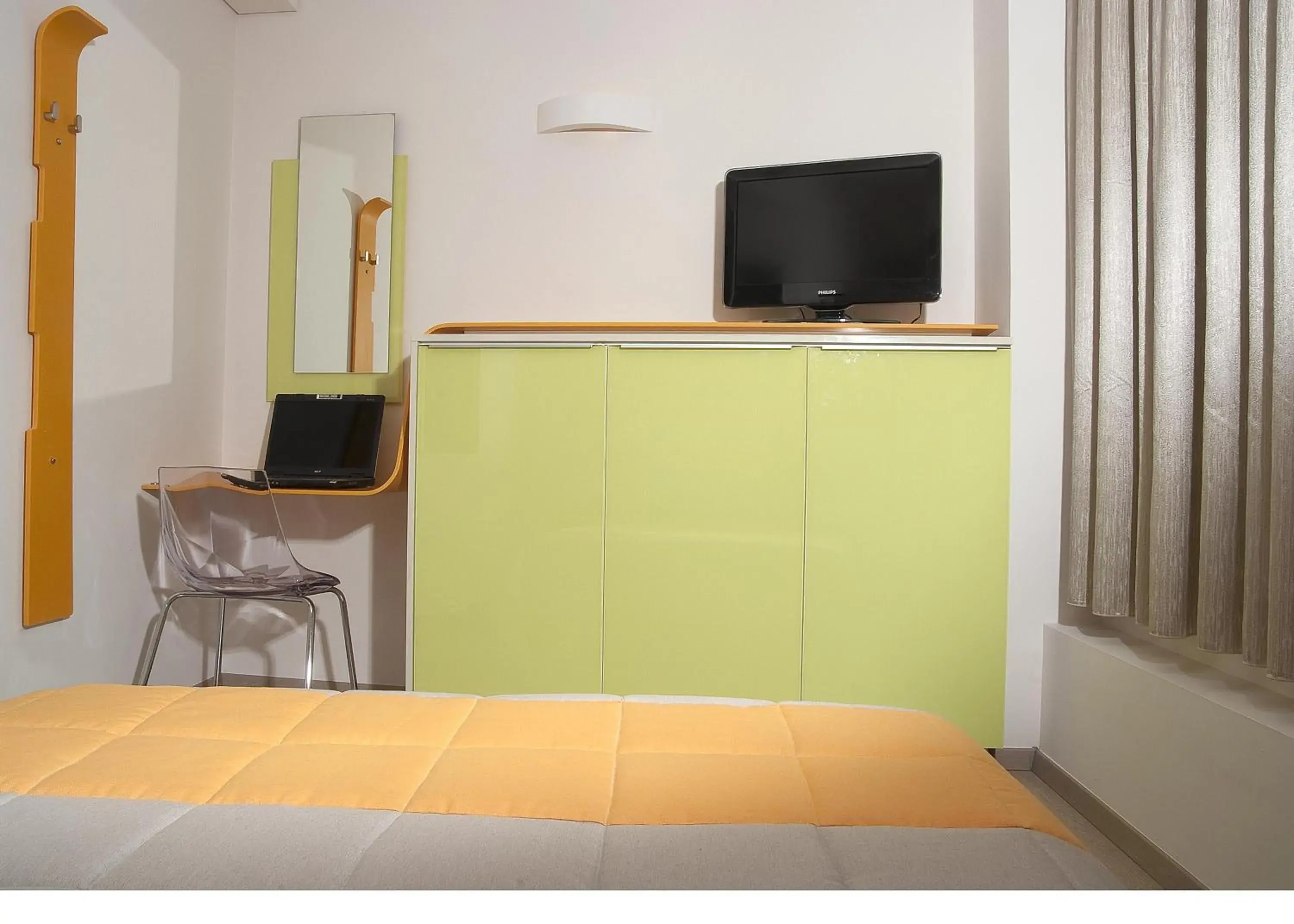 Small Economy Double Room in Amazon Hotel Small Economy Double Room in Amazon Hotel