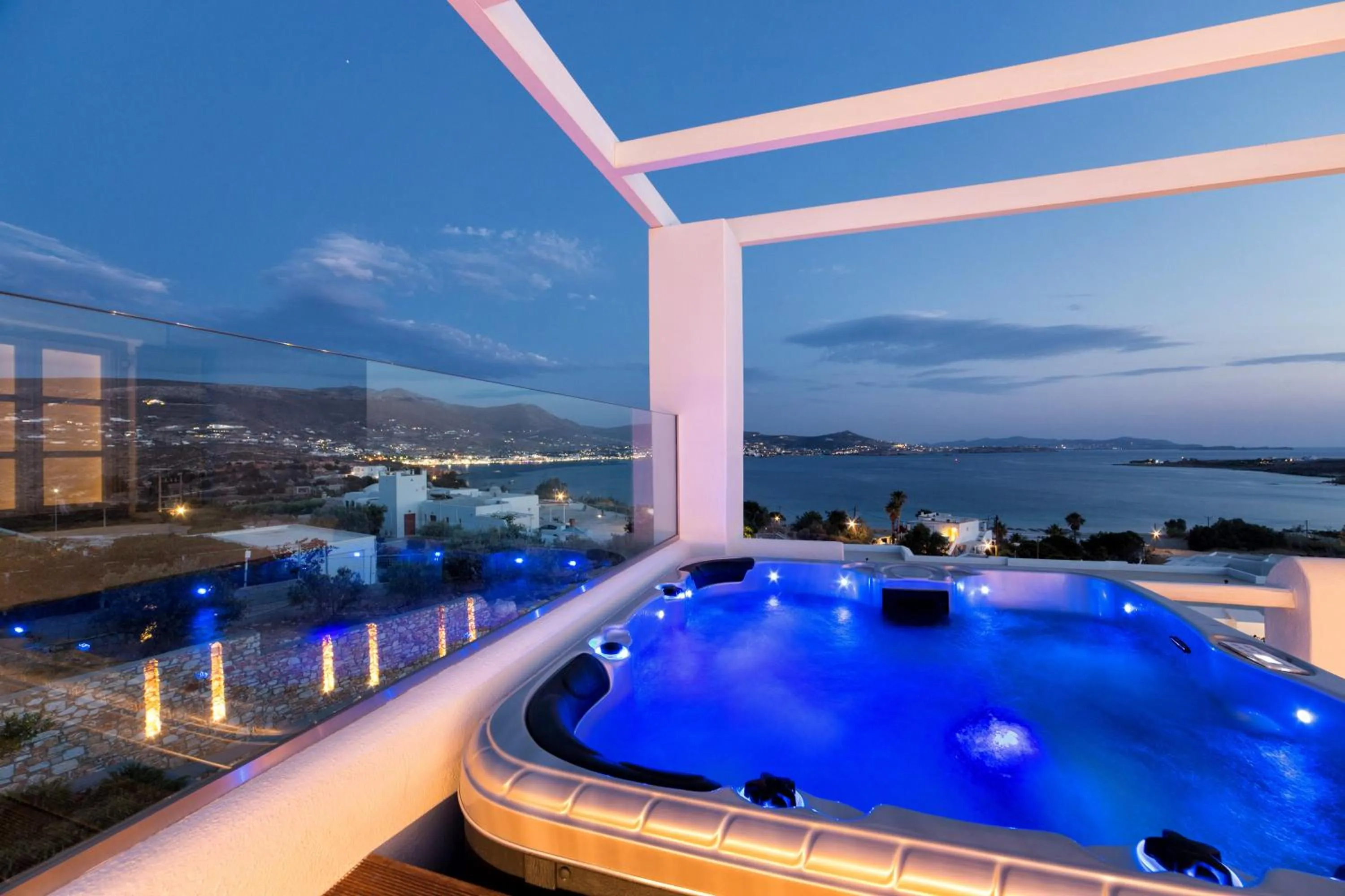 Hot Tub in Paros Agnanti Resort & Spa