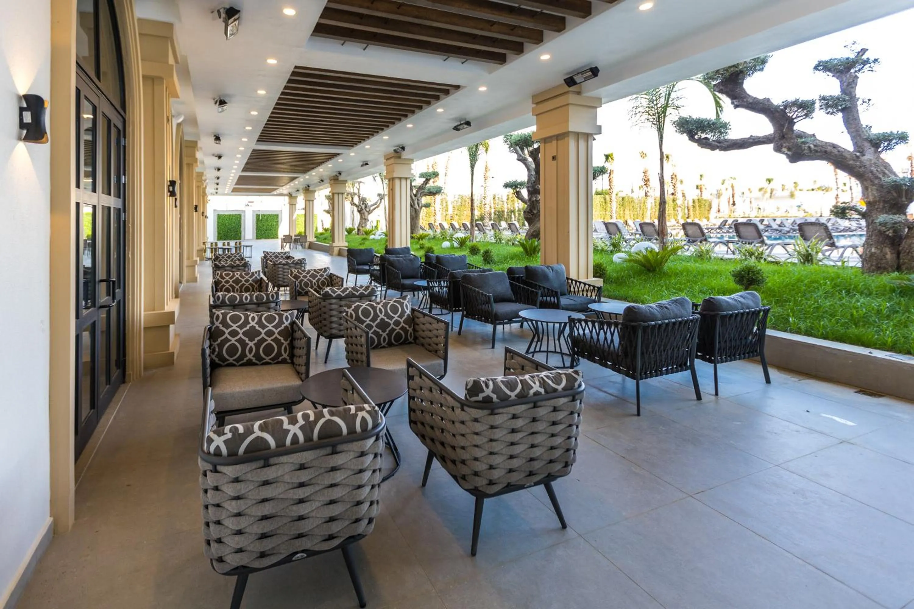 Seating area in Serenity Queen Hotel