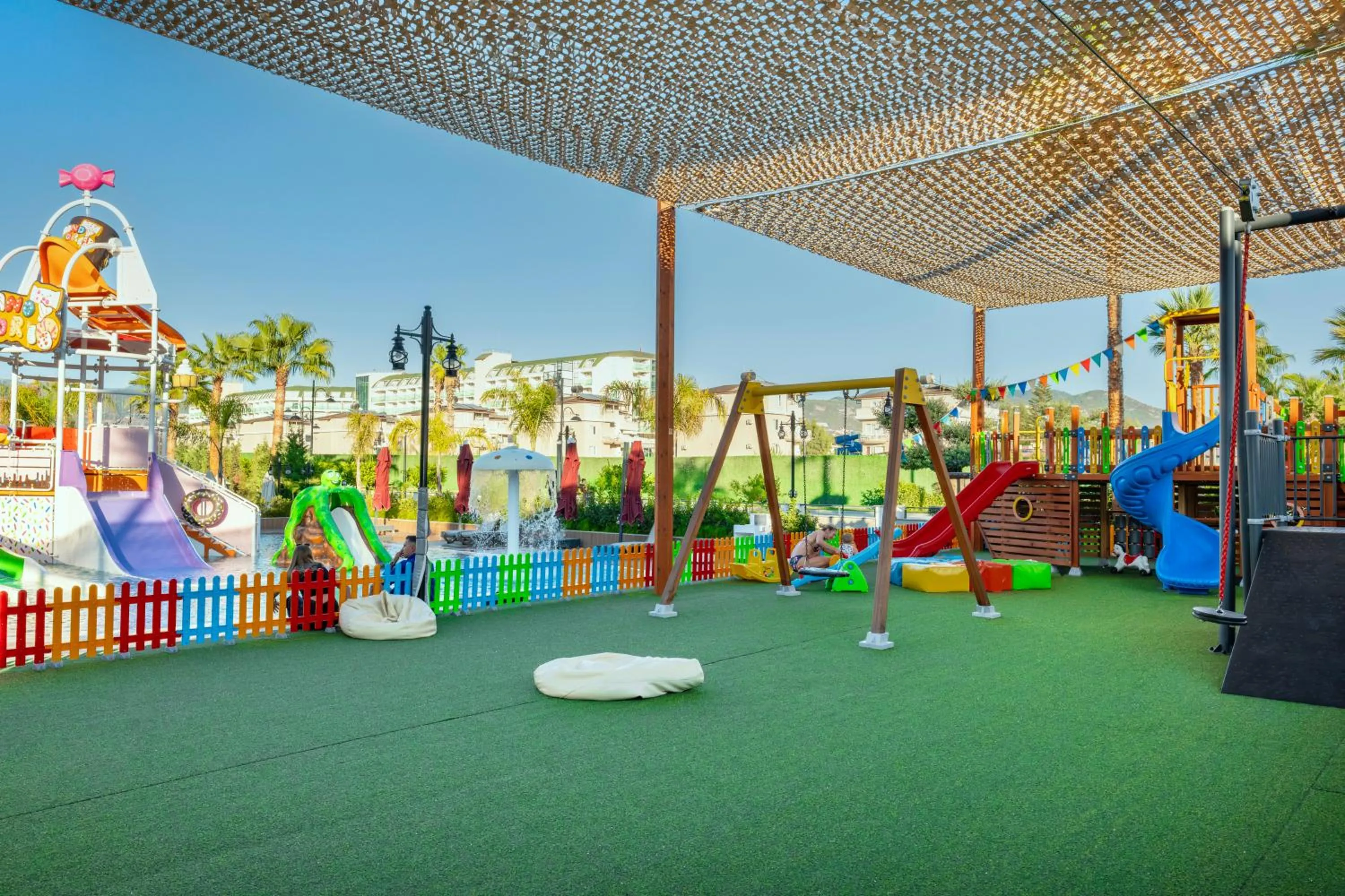 Day in Serenity Queen Hotel