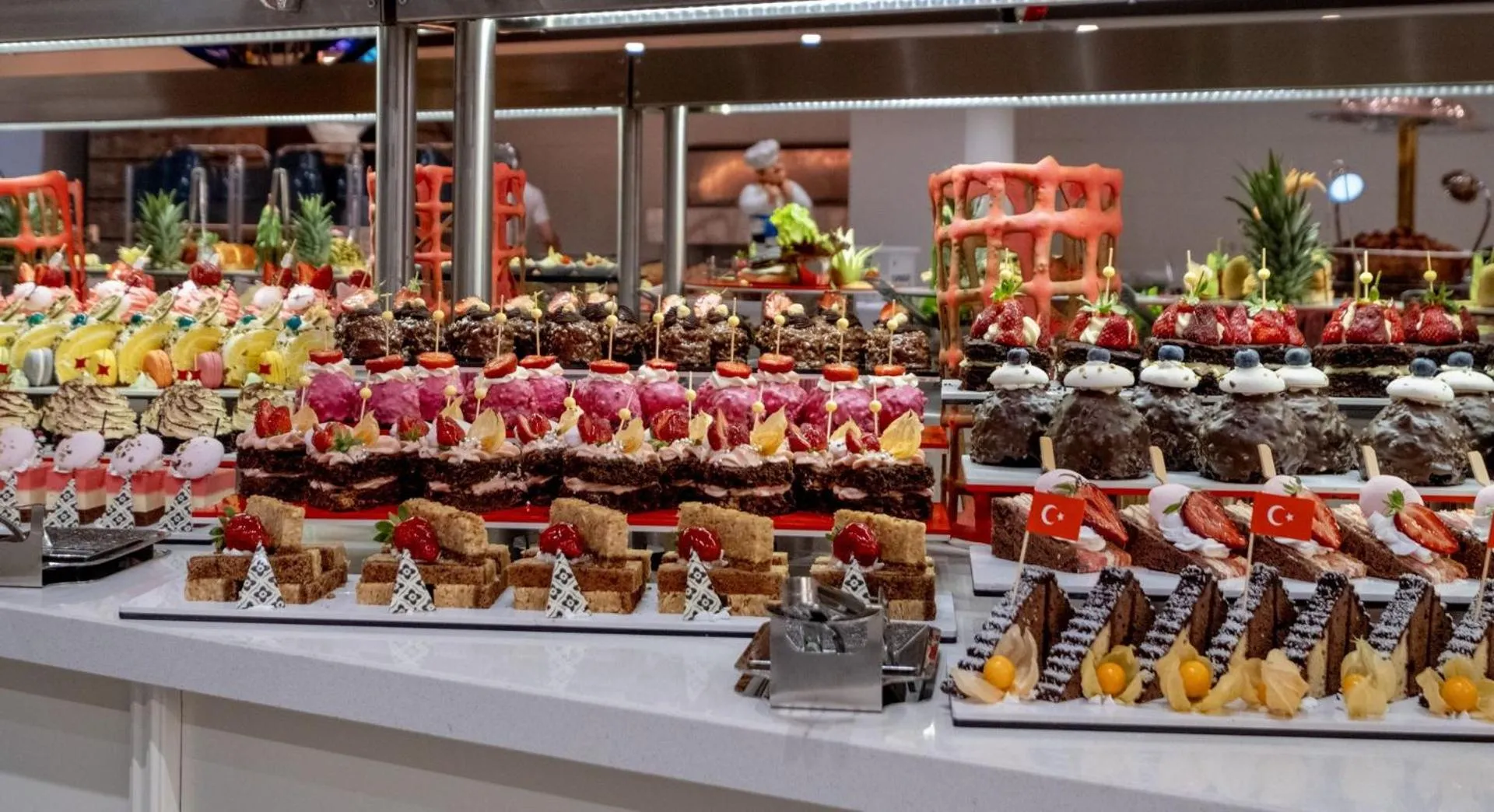 Restaurant/places to eat in Serenity Queen Hotel