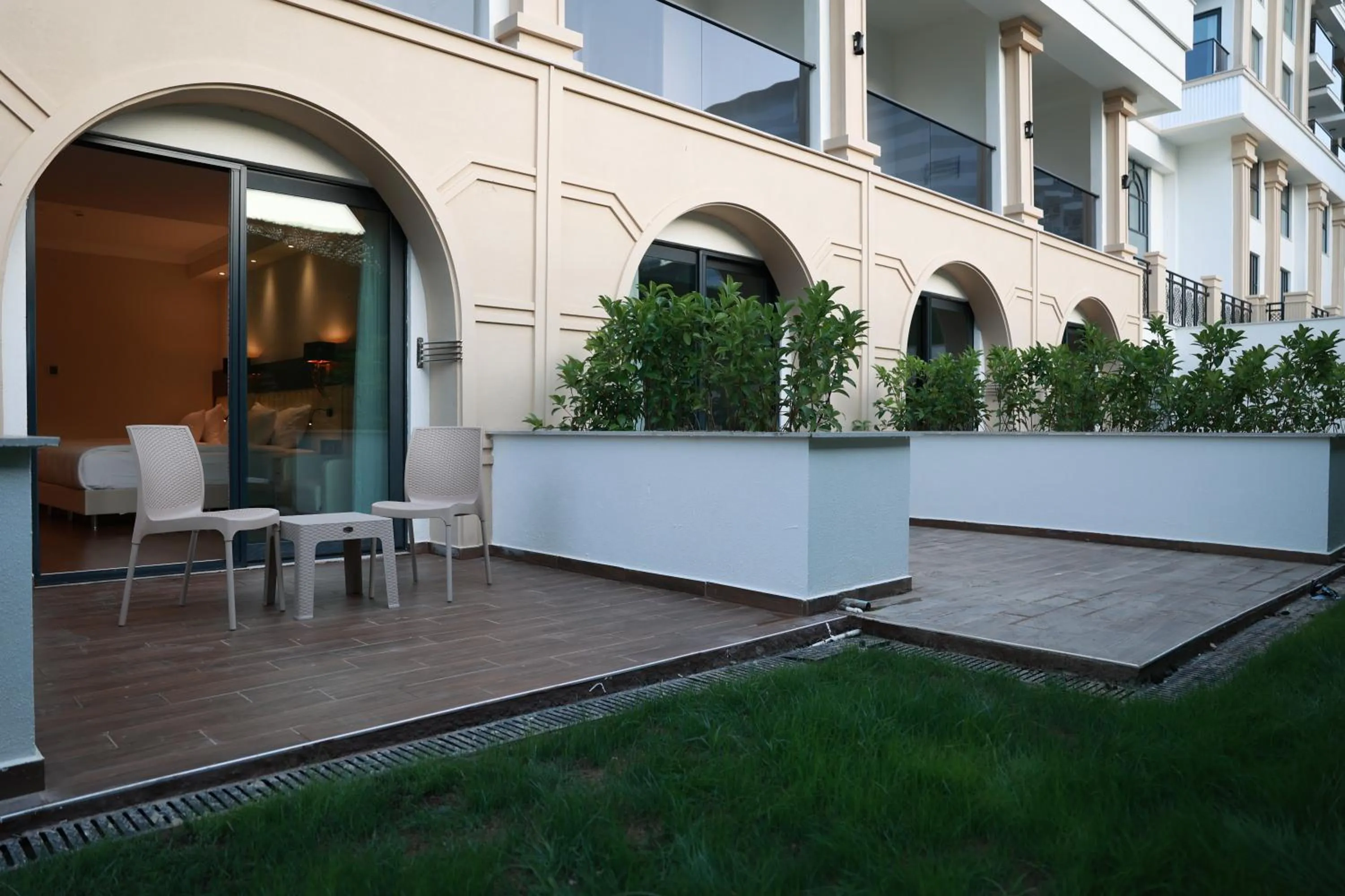 Balcony/Terrace in Serenity Queen Hotel