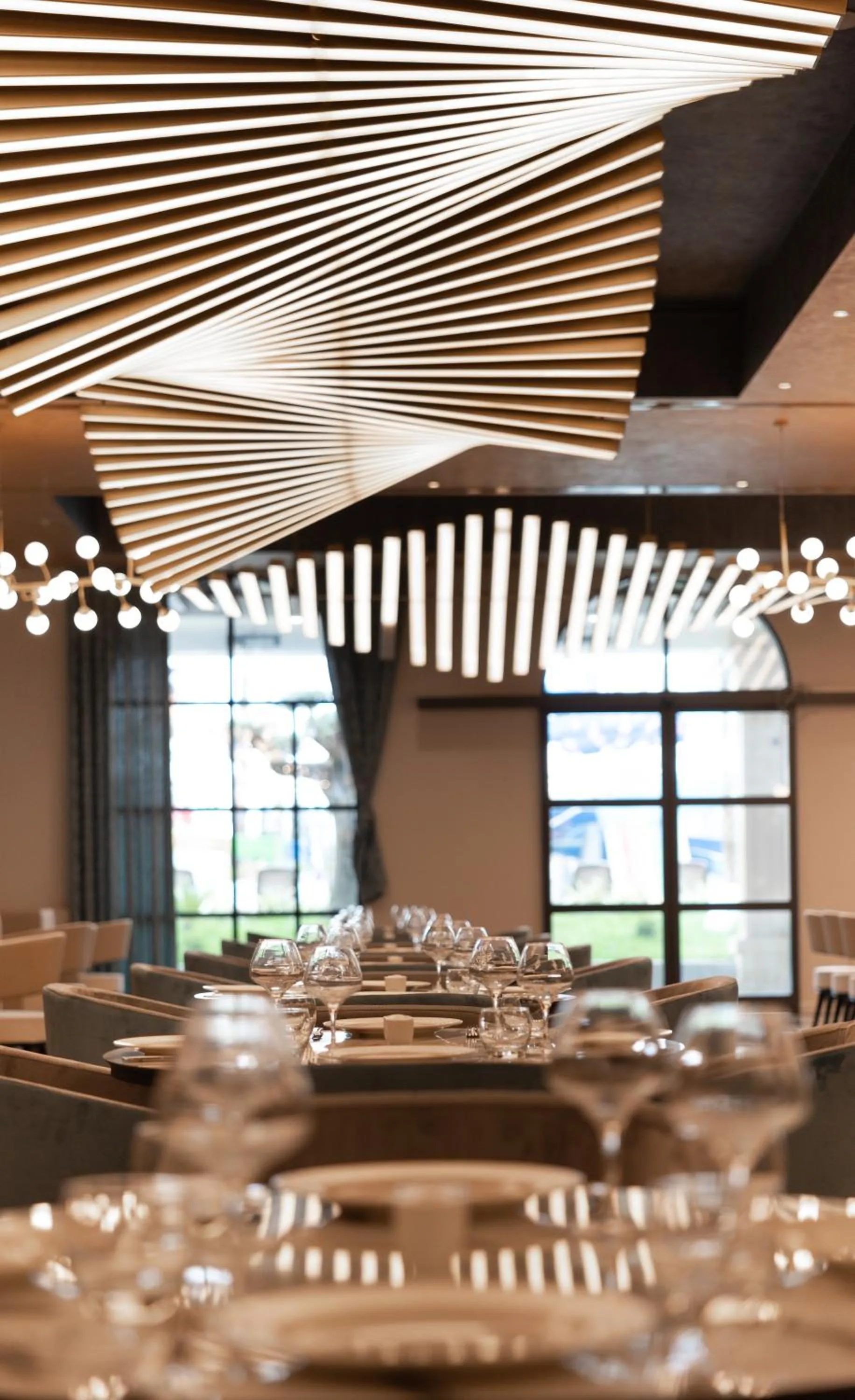 Restaurant/places to eat in Serenity Queen Hotel