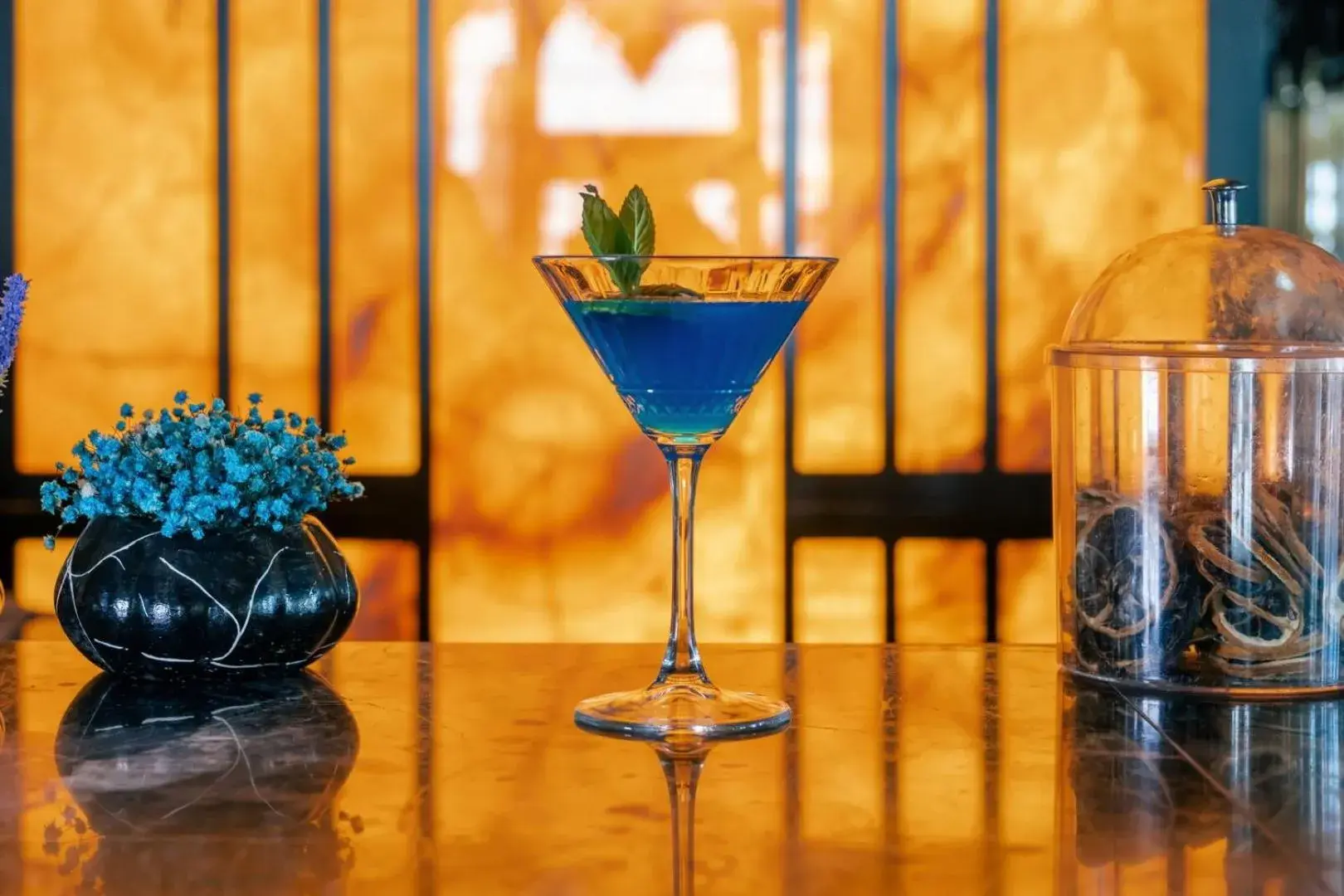 Lounge or bar in Serenity Queen Hotel Lounge or bar in Serenity Queen Hotel