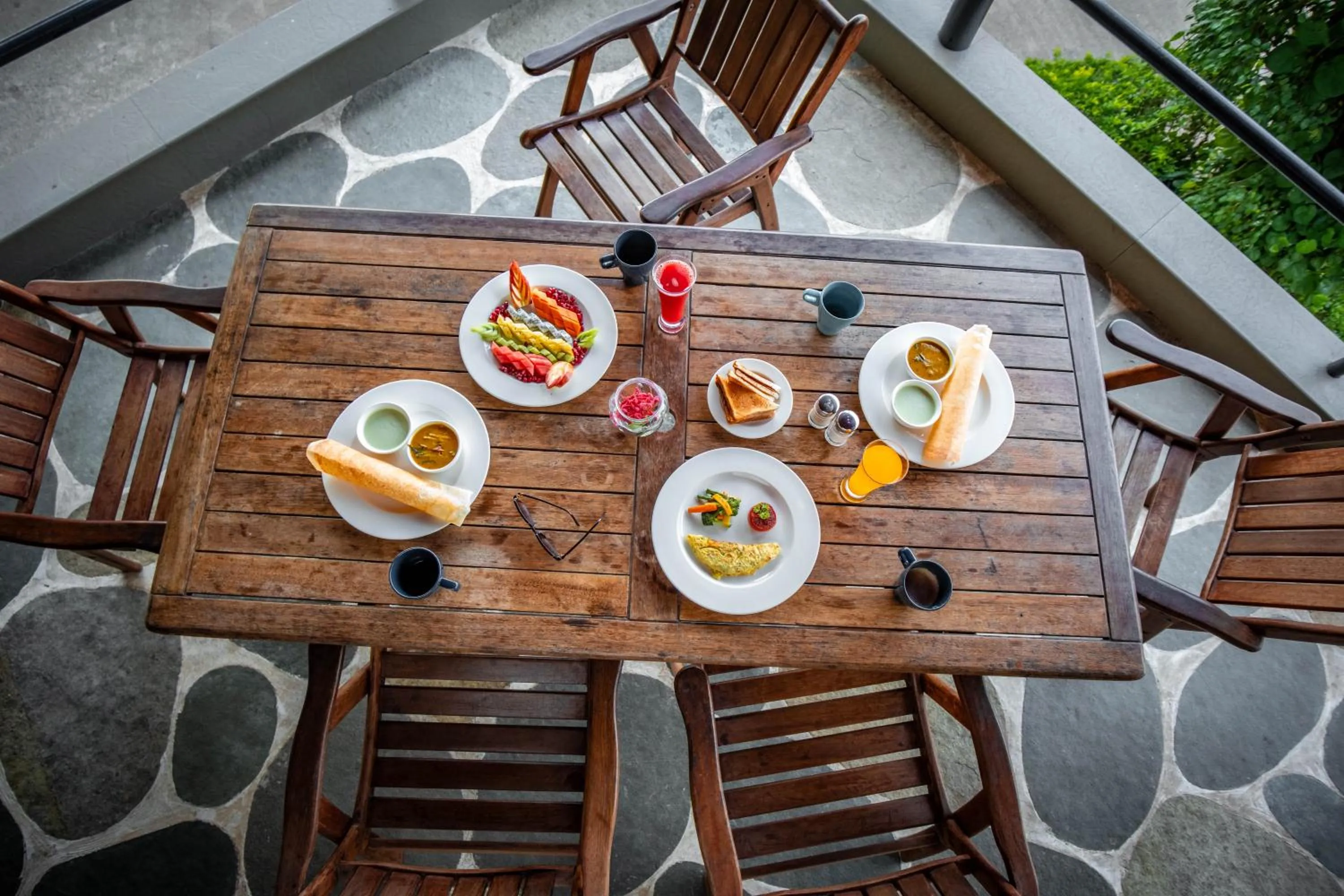 Food and drinks in The Lighthouse - Formerly known as Utan Sea Resort