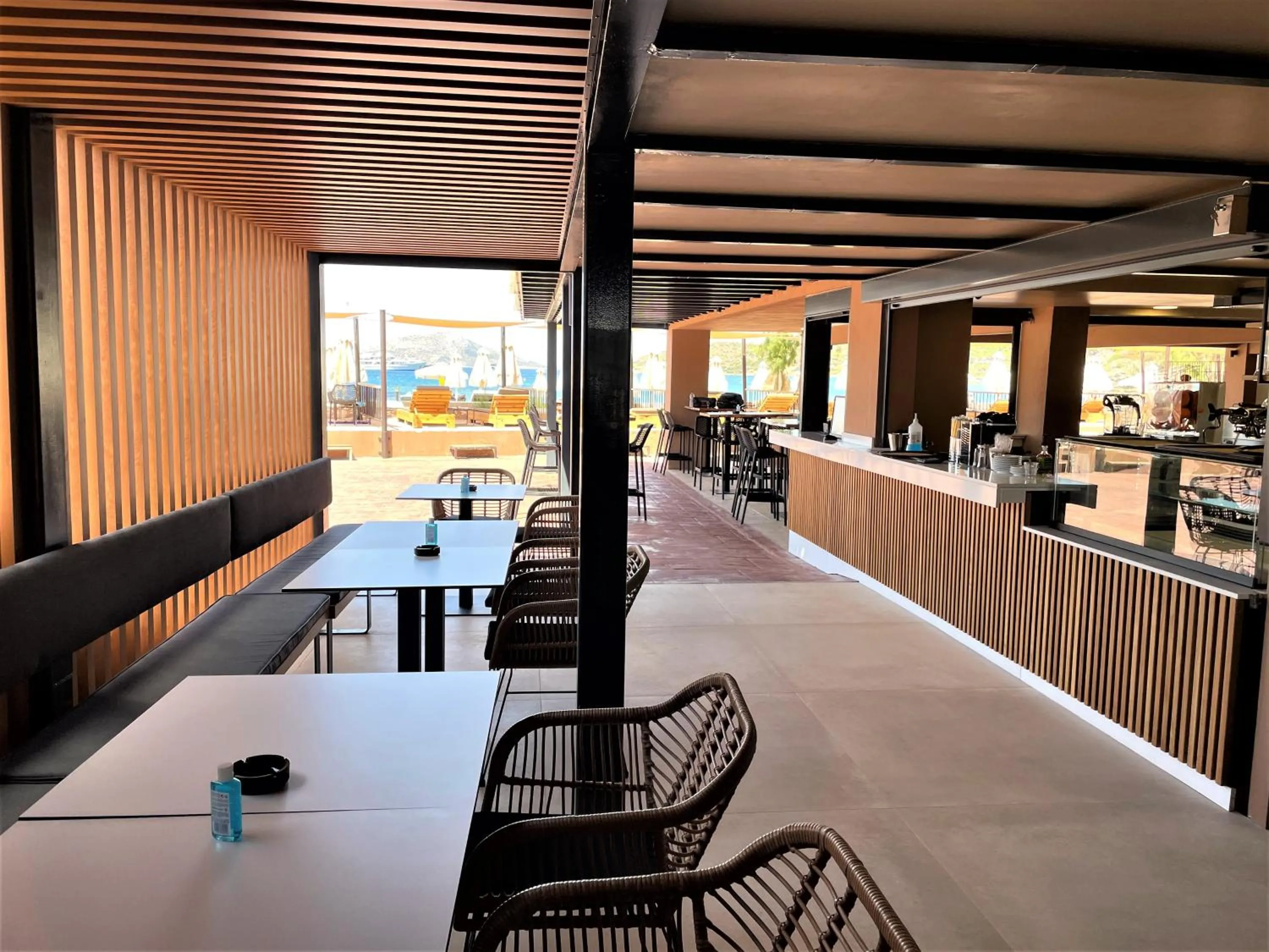 Lounge or bar in Aegeon Beach Hotel