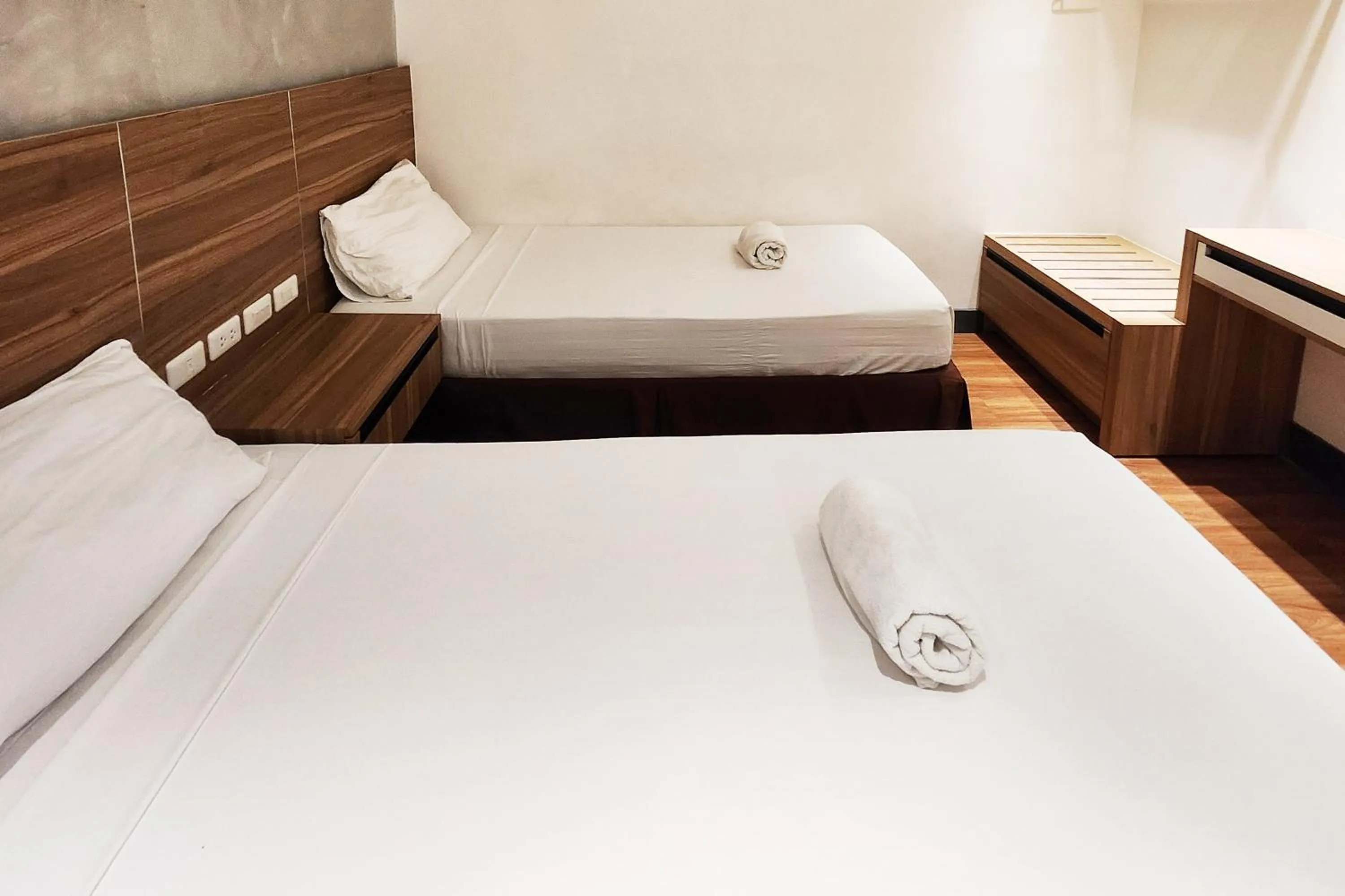 Bed in Boulevard Pension Hotel Cebu