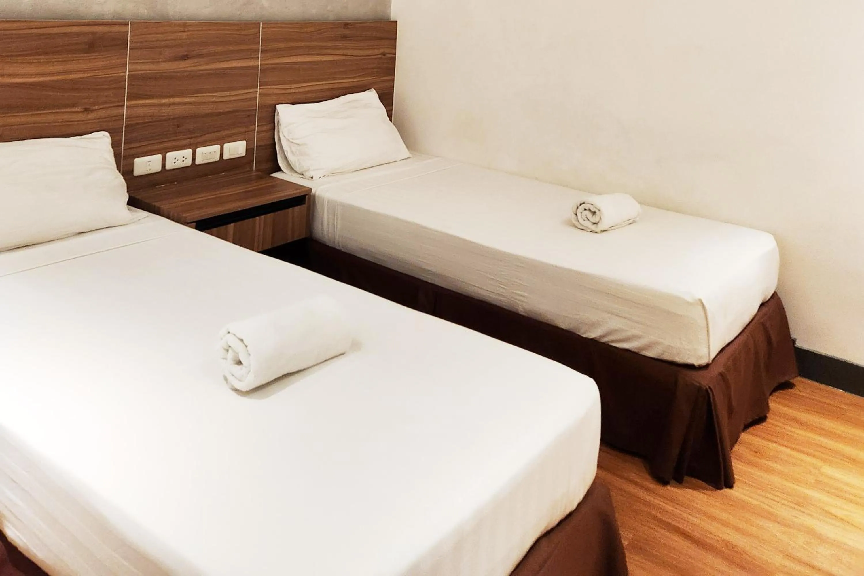 Bed in Boulevard Pension Hotel Cebu