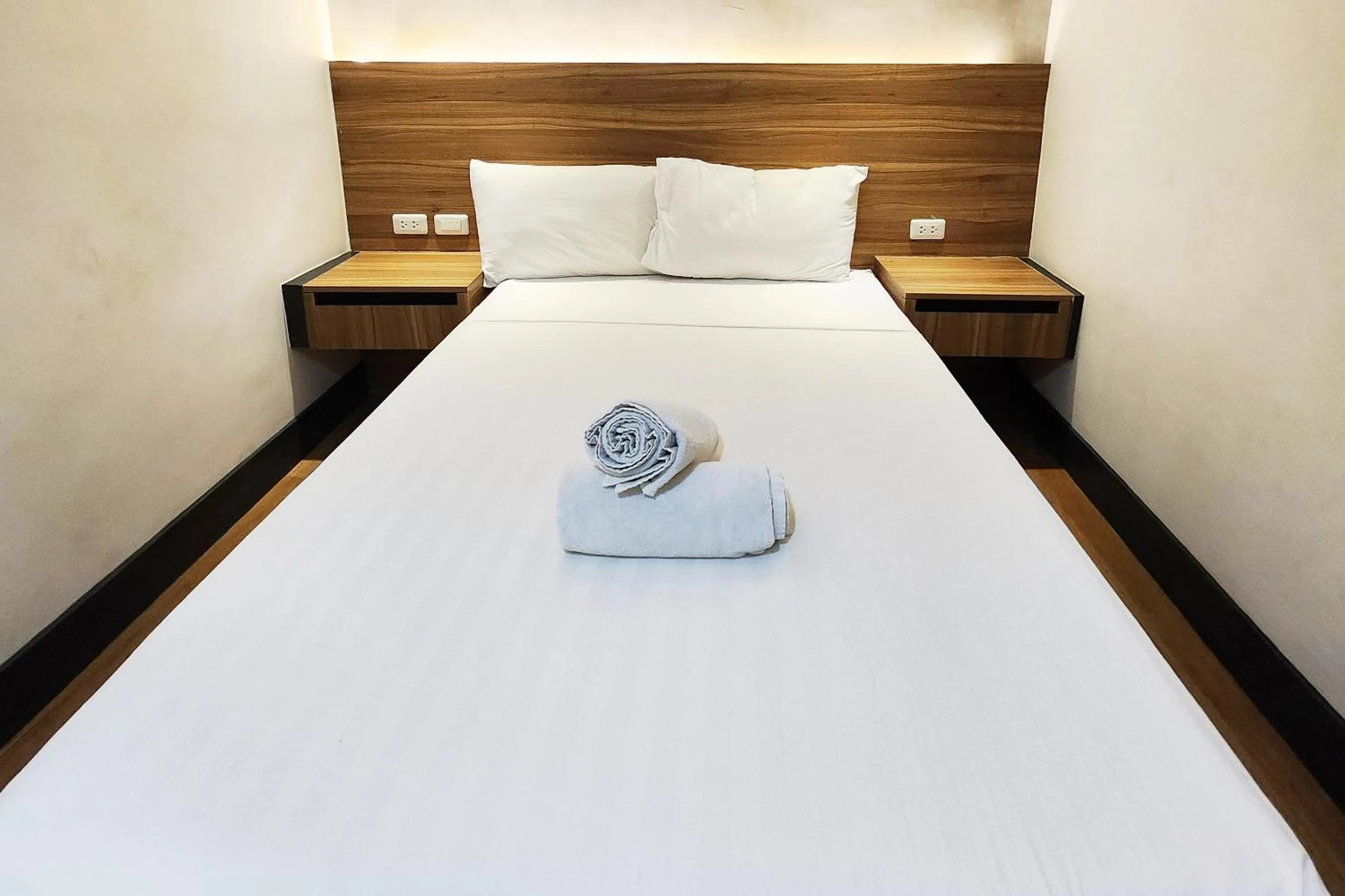 Bed in Boulevard Pension Hotel Cebu
