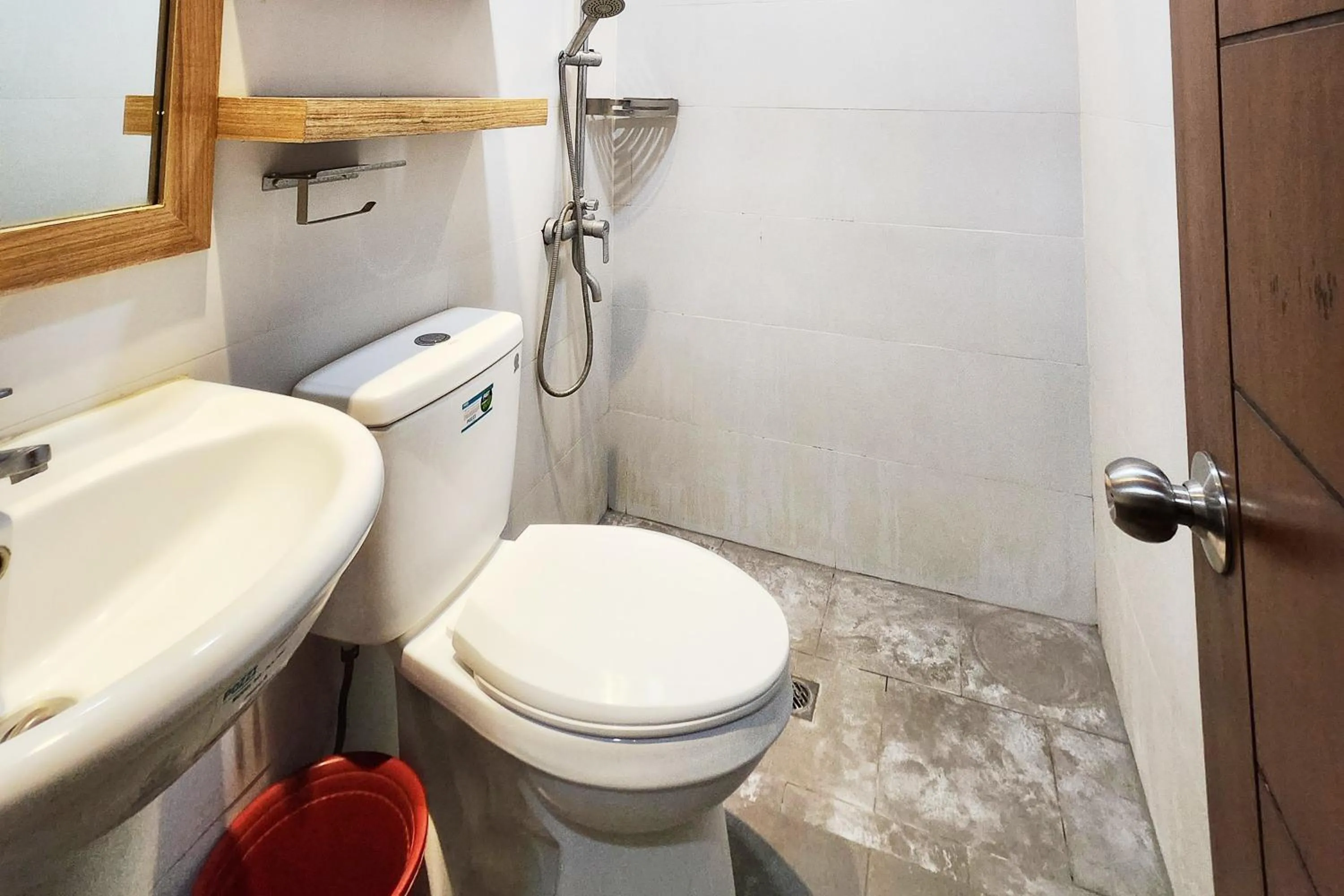 Bathroom in Boulevard Pension Hotel Cebu