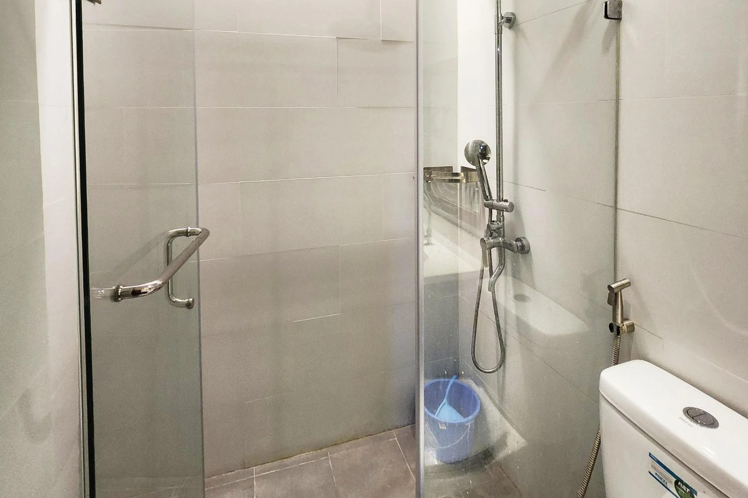 Bathroom in Boulevard Pension Hotel Cebu