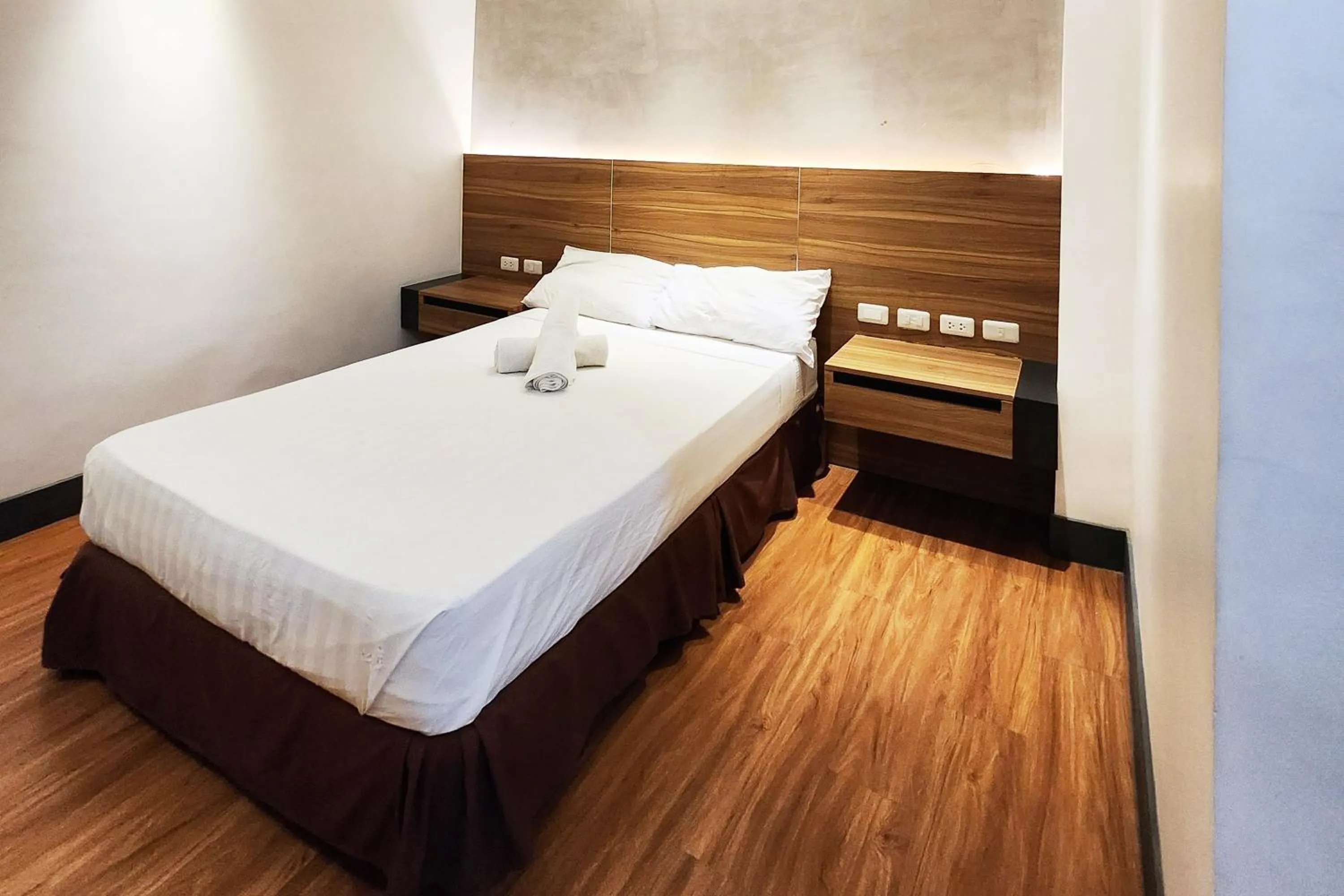 Bed in Boulevard Pension Hotel Cebu