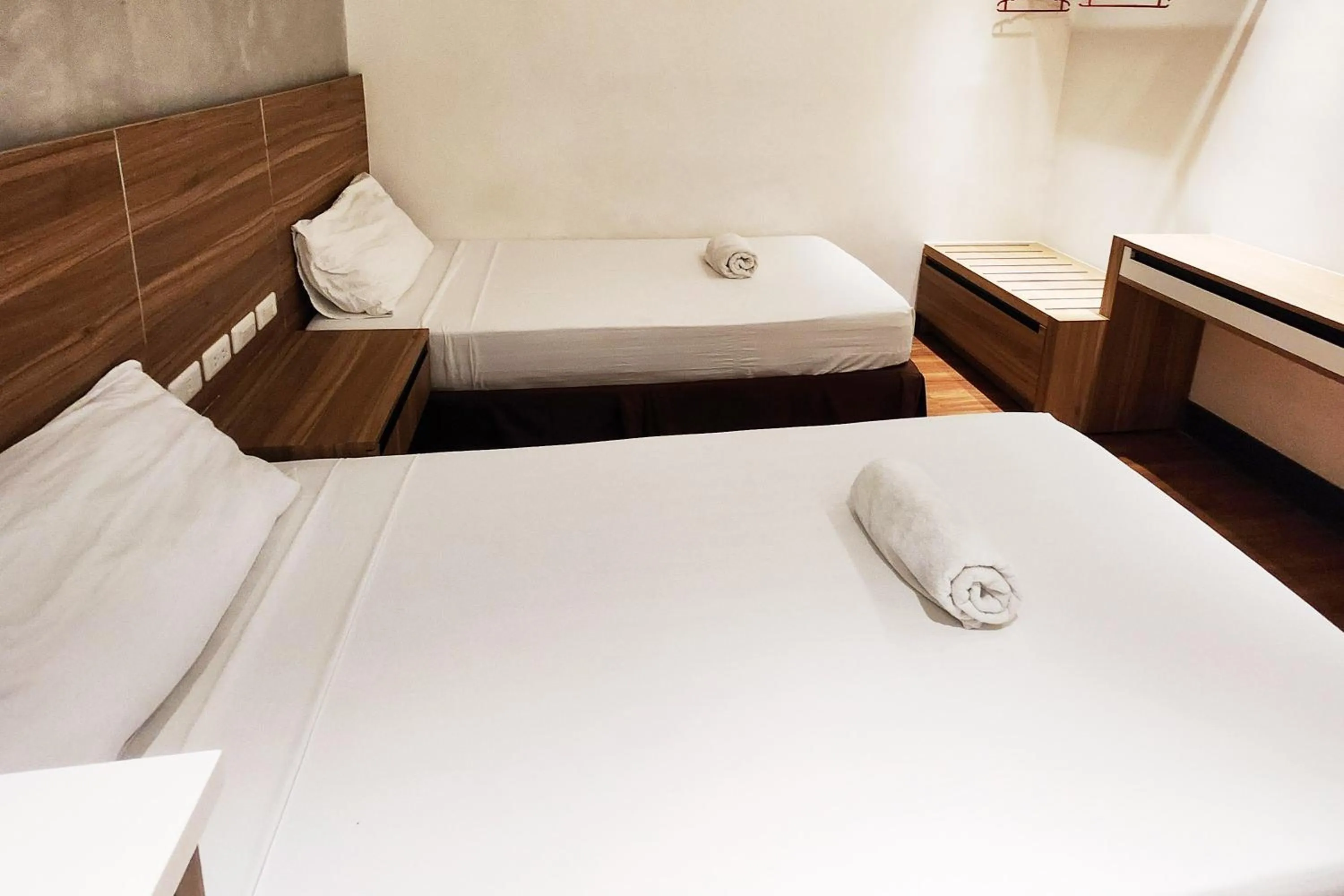 Bed in Boulevard Pension Hotel Cebu