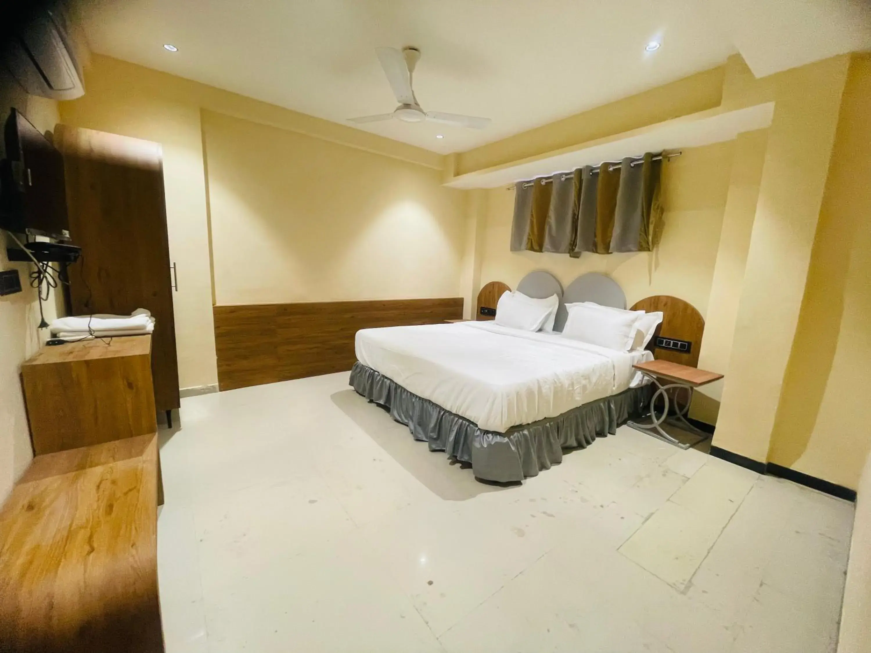 Studio - single occupancy in Hotel Nova Bopal Studio - single occupancy in Hotel Nova Bopal