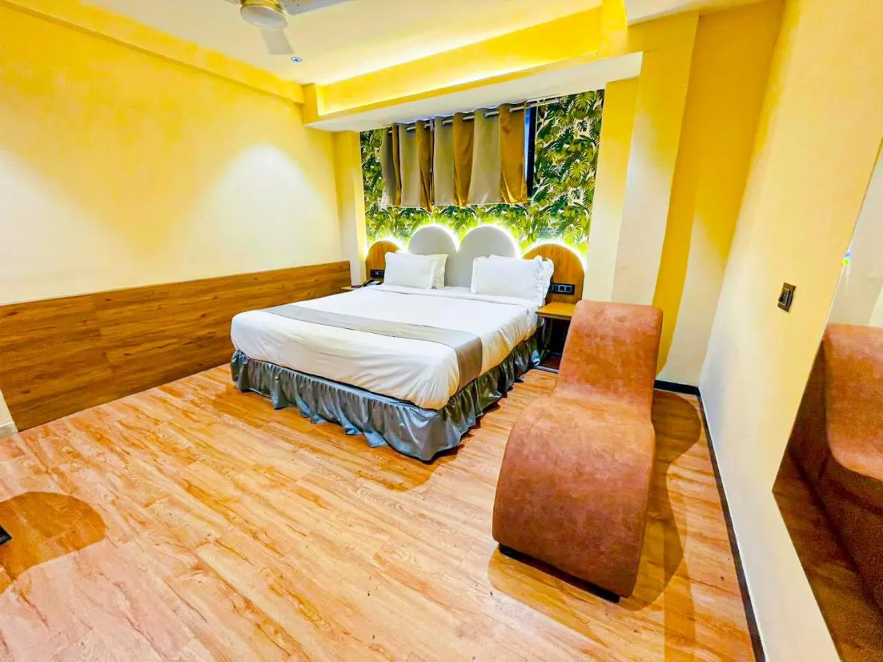 Bedroom, Bed in Hotel Nova Bopal