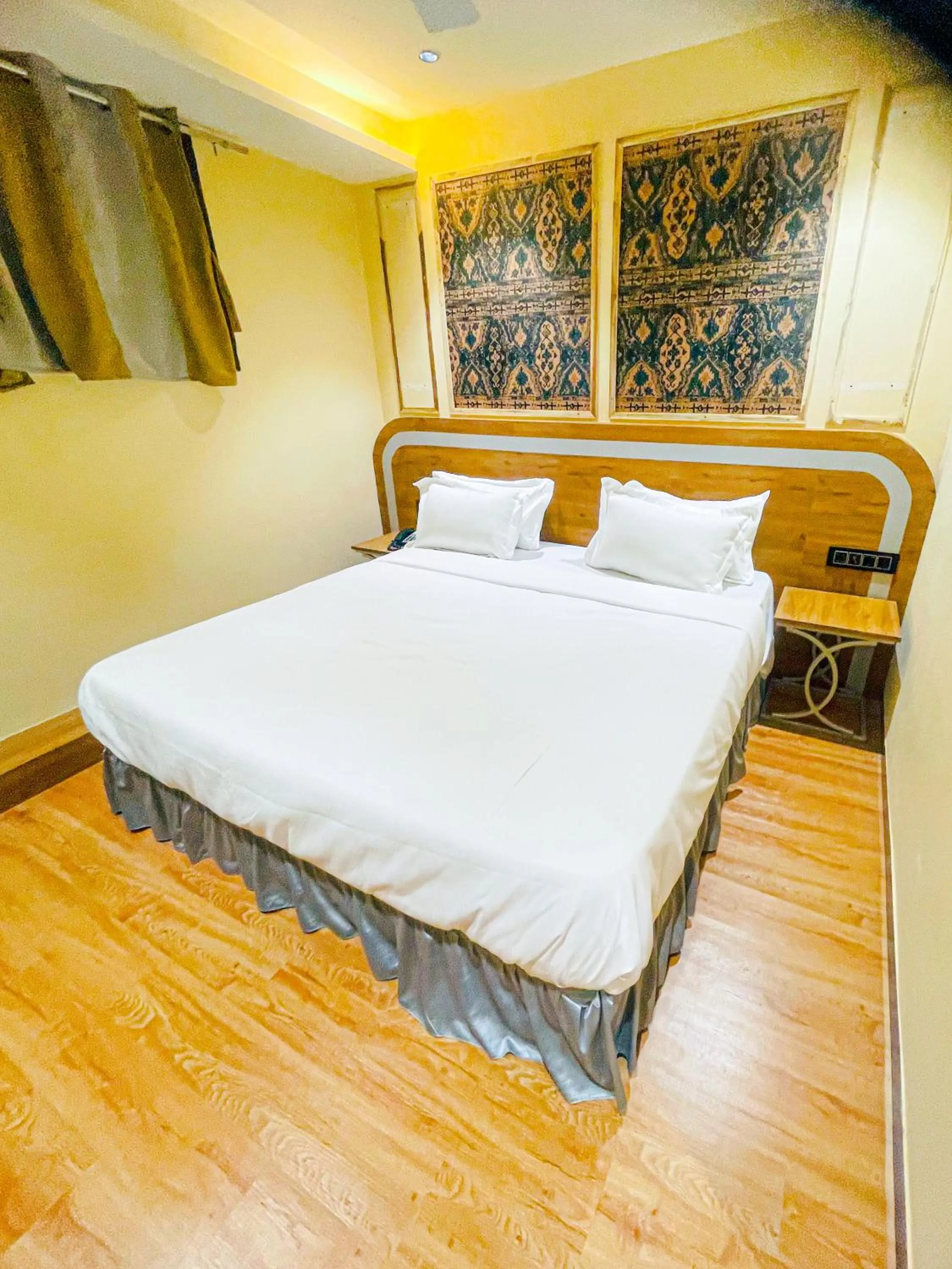 Bedroom, Bed in Hotel Nova Bopal