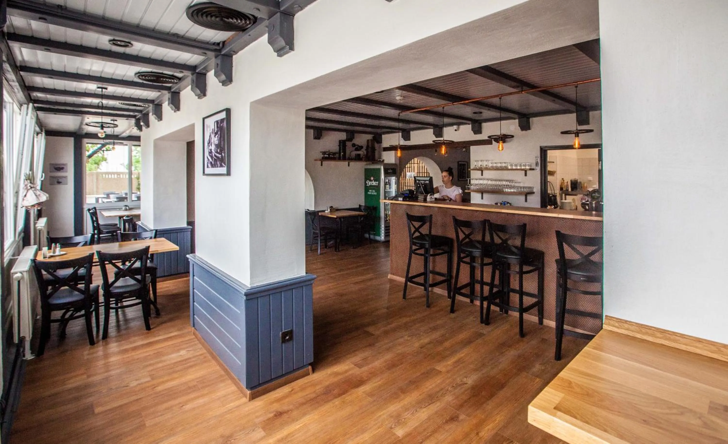 Restaurant/places to eat in Hotel Rajka