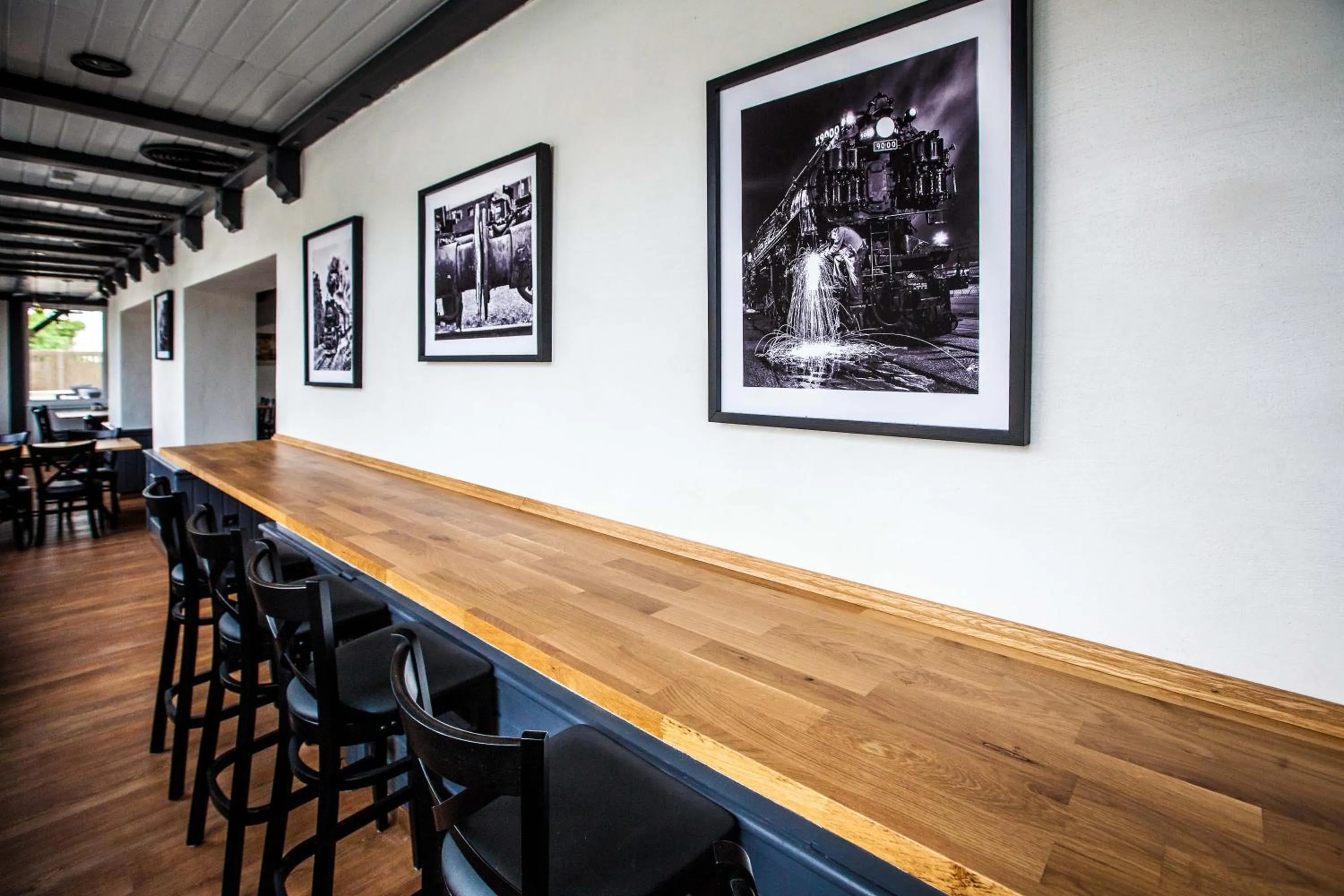 Restaurant/places to eat in Hotel Rajka