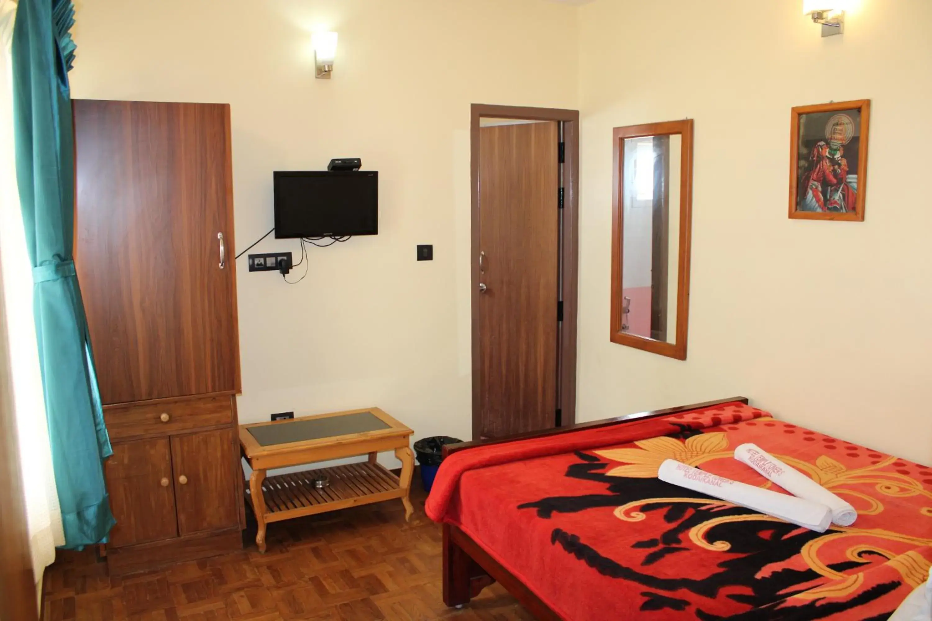 Deluxe Double Room in Hotel Temple Towers Deluxe Double Room in Hotel Temple Towers