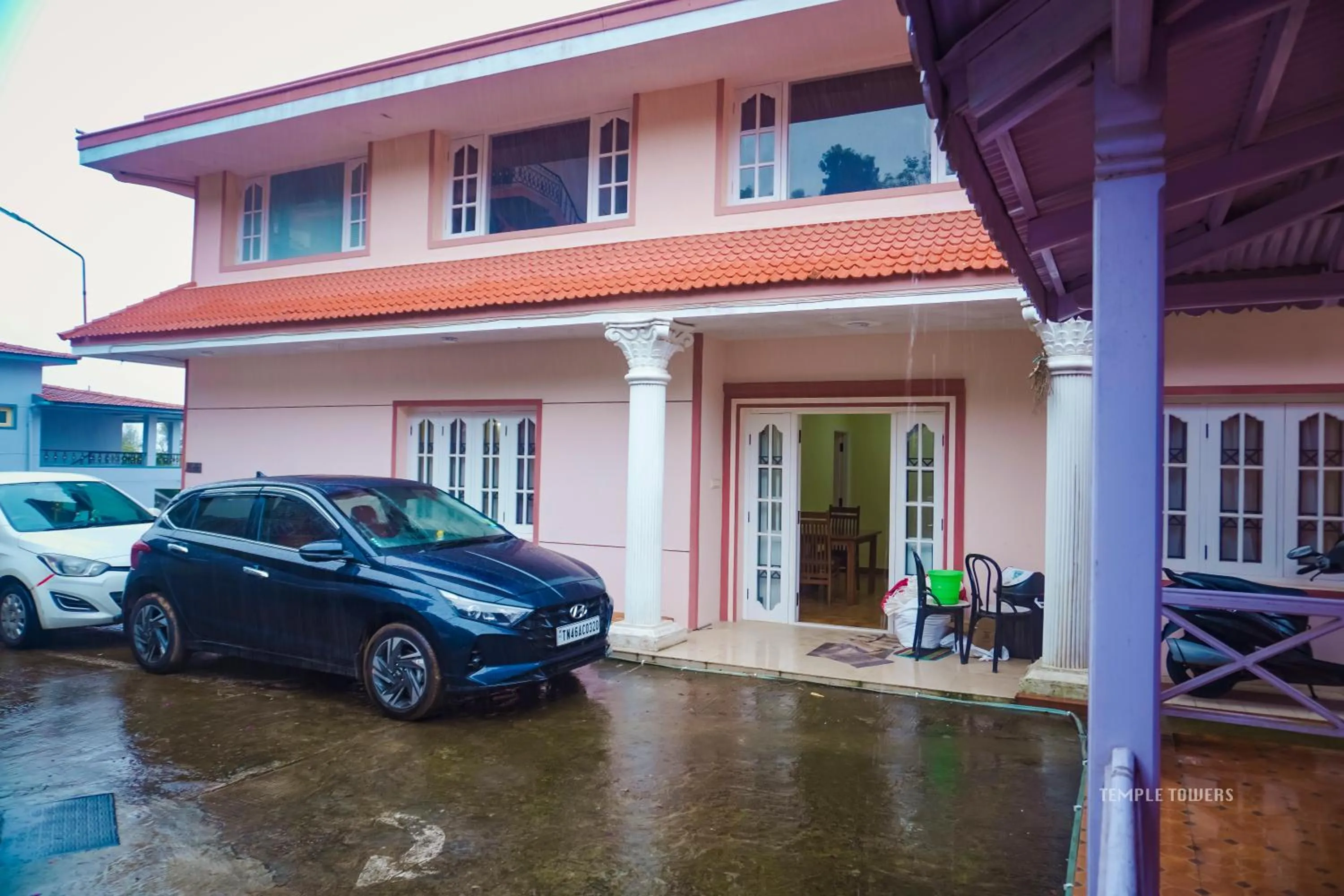 Property building in Hotel Temple Towers