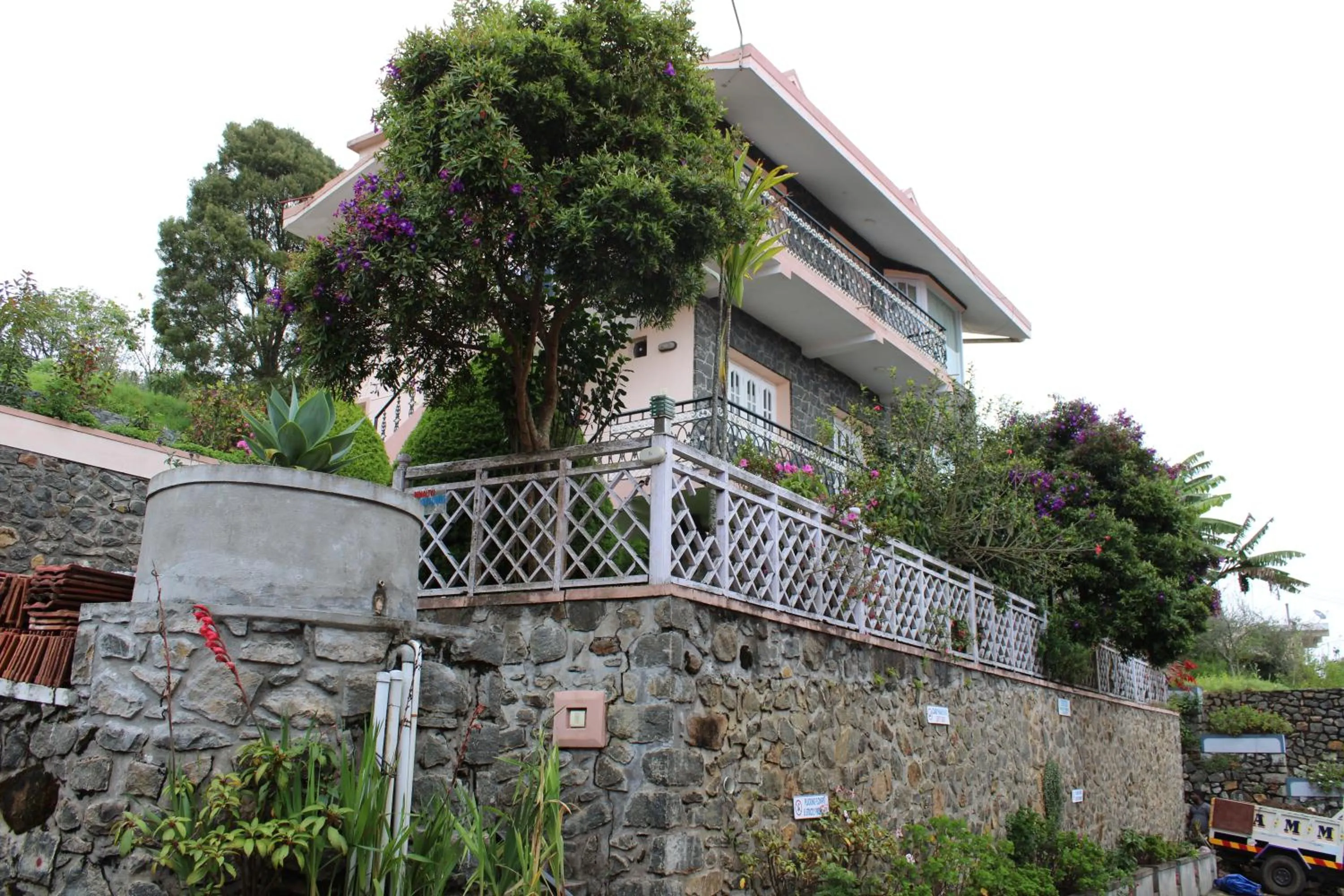 Property building in Hotel Temple Towers