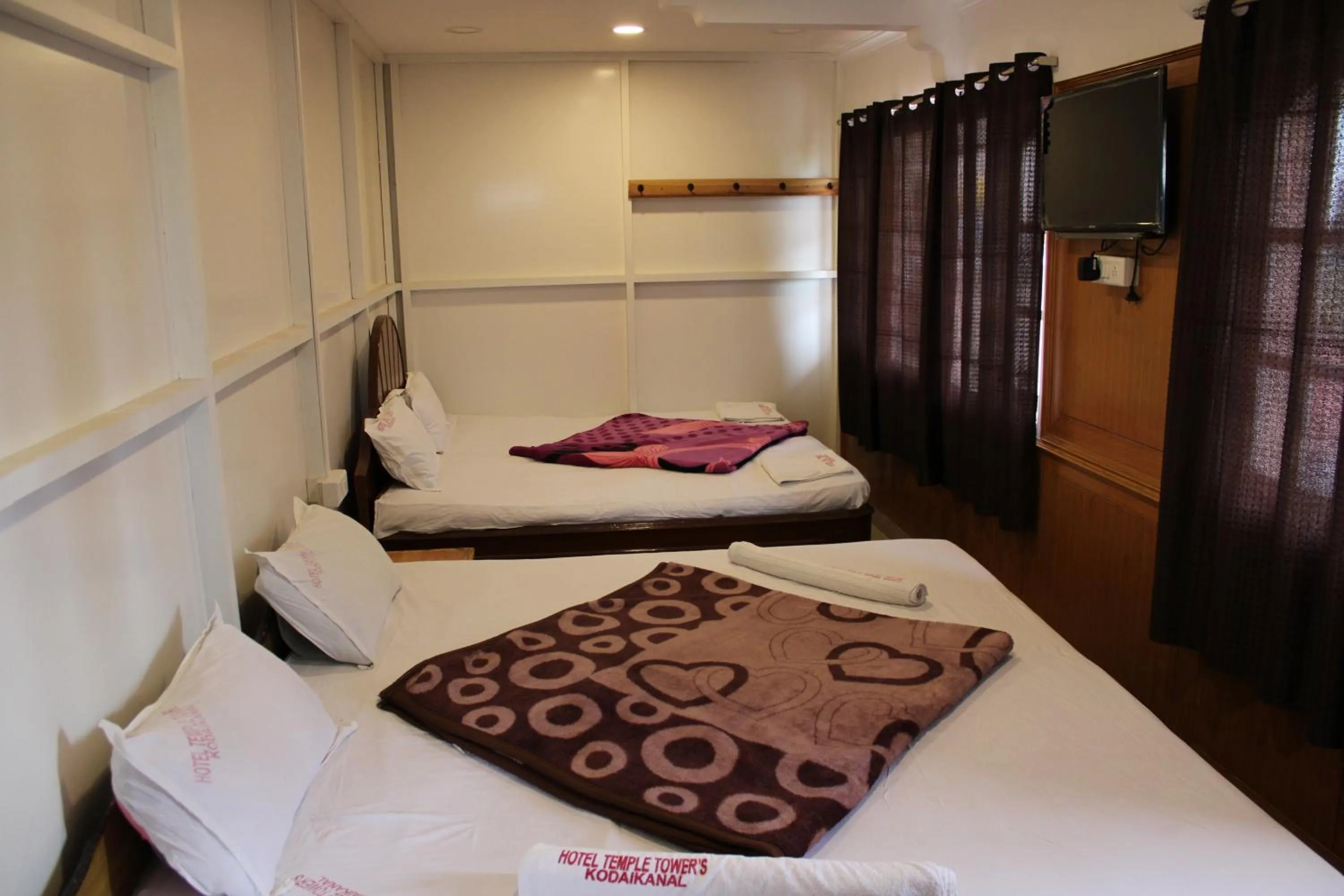 Bed in Hotel Temple Towers