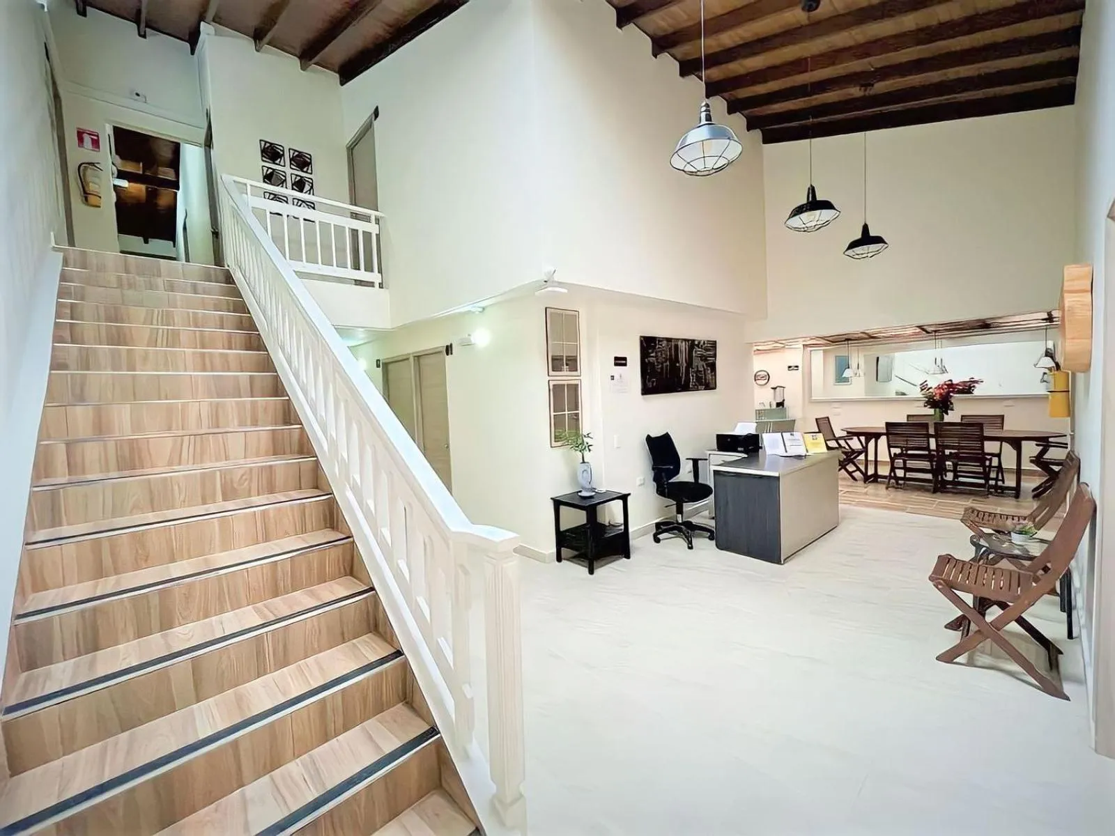 TV and multimedia in Hotel 12 Nights