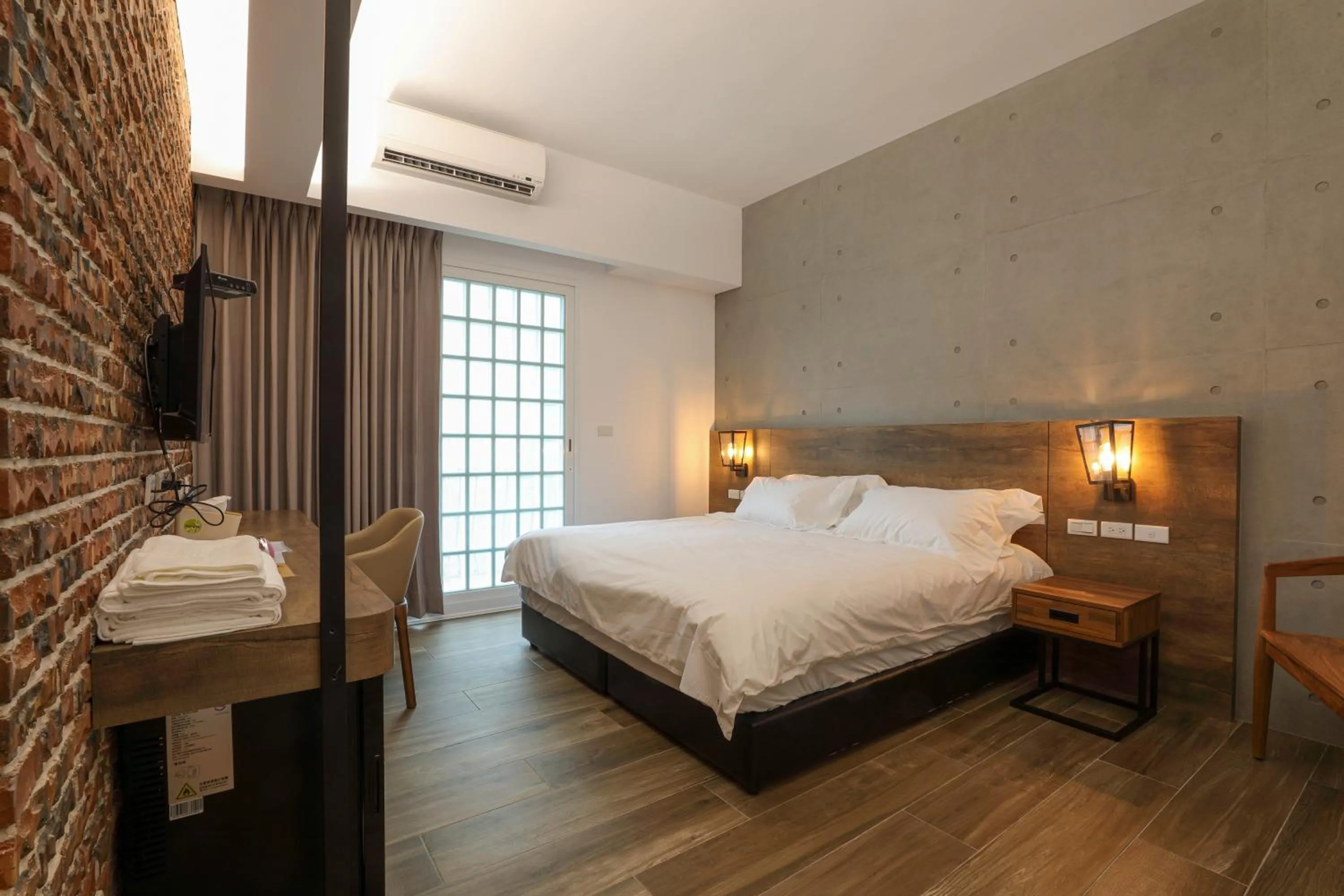 Double Room with Balcony in White Mocha Homestay