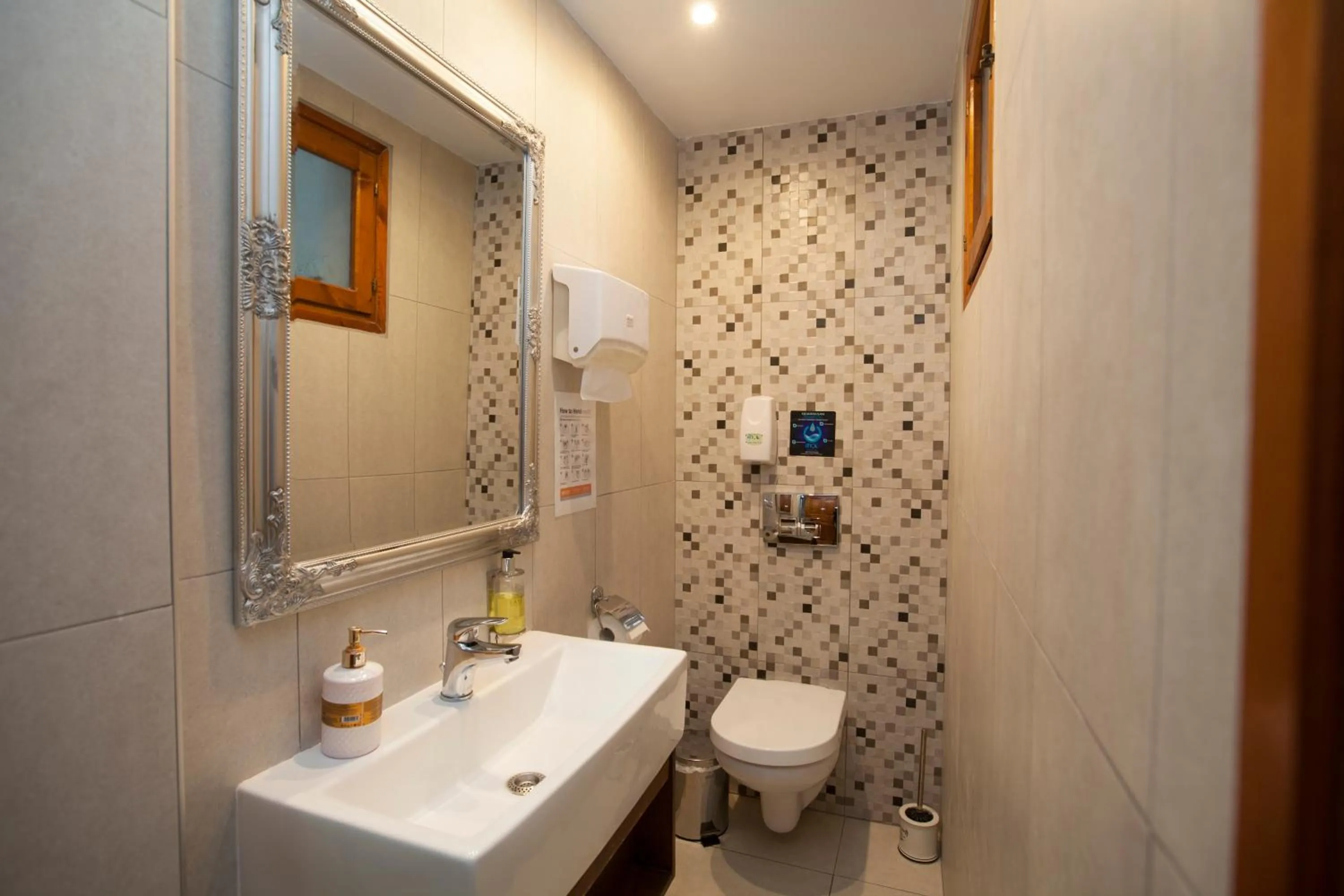 Bathroom in John Mary