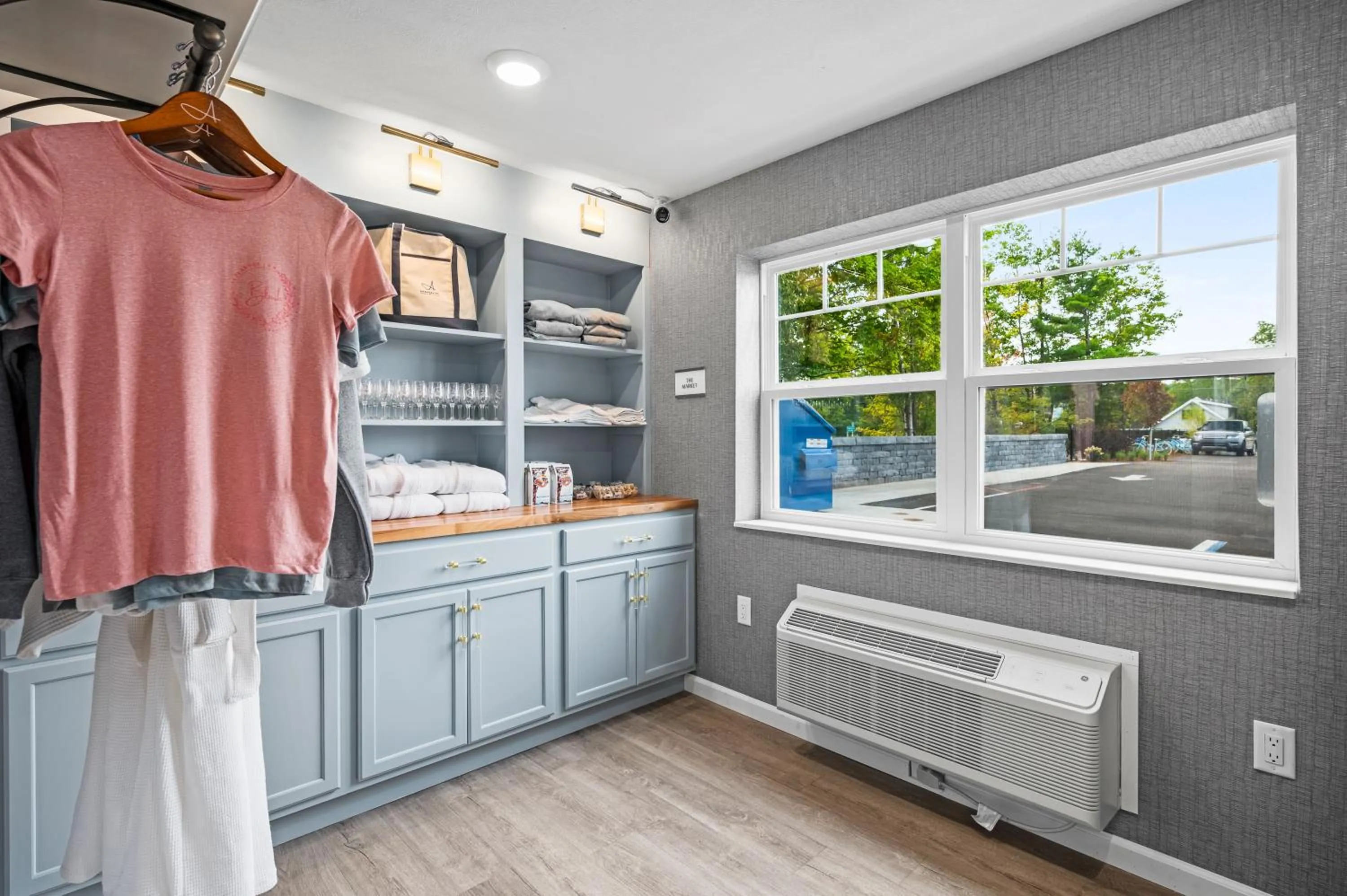 Shopping Area in Alexandra Inn